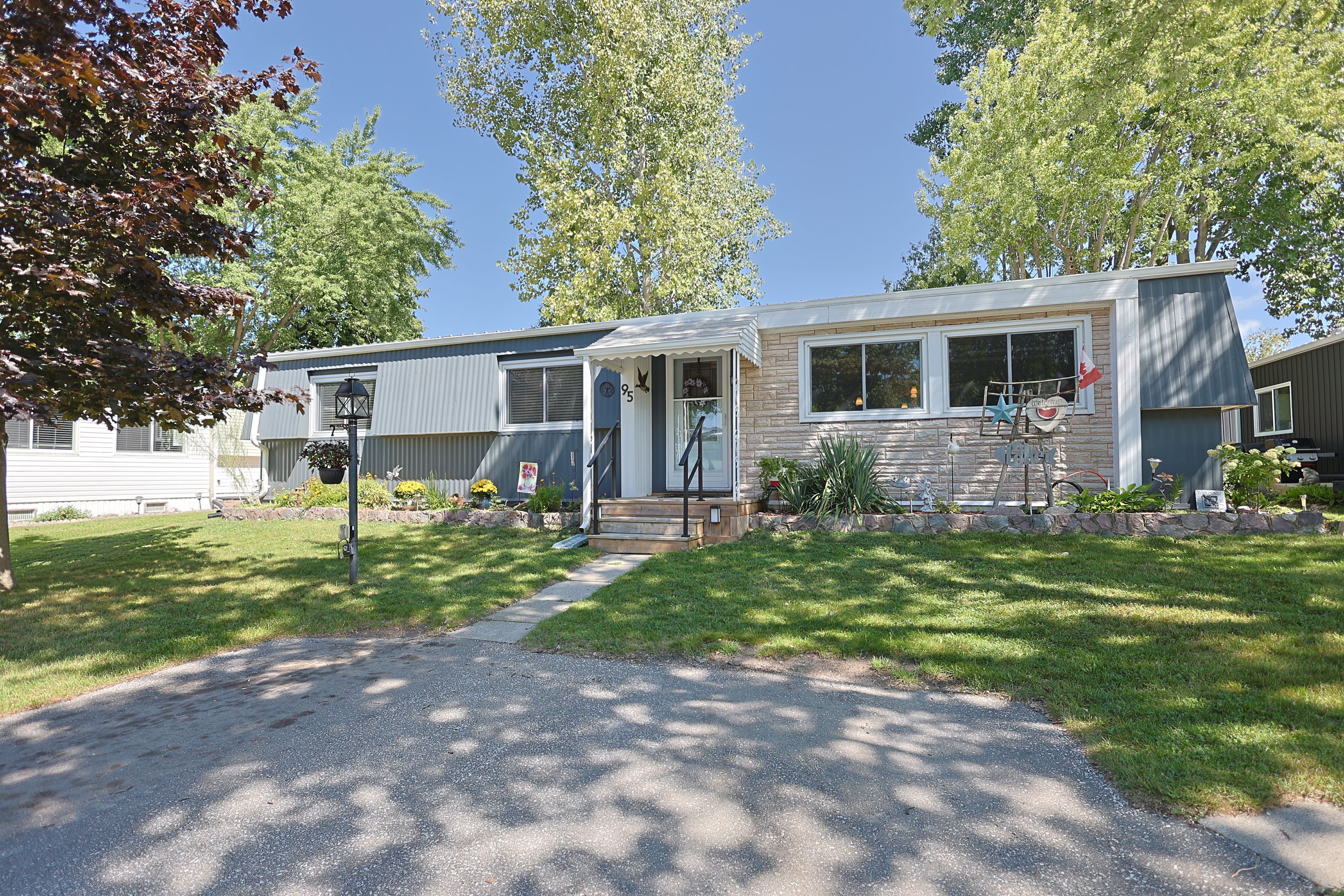 95 Shannon Boulevard, South Huron, On N0m 1t0