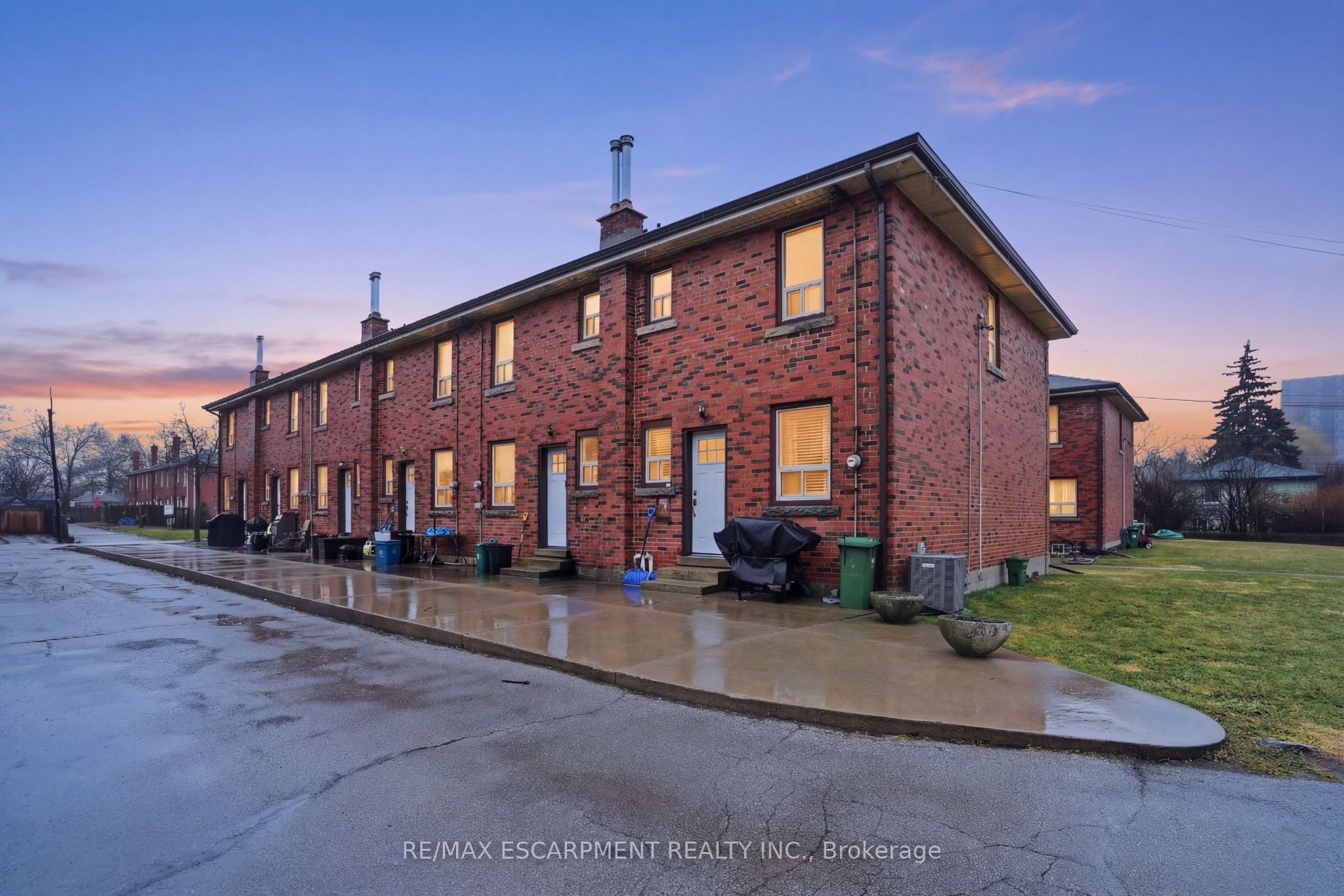 424 East 42nd Street D, Hamilton, On L8t 3a9