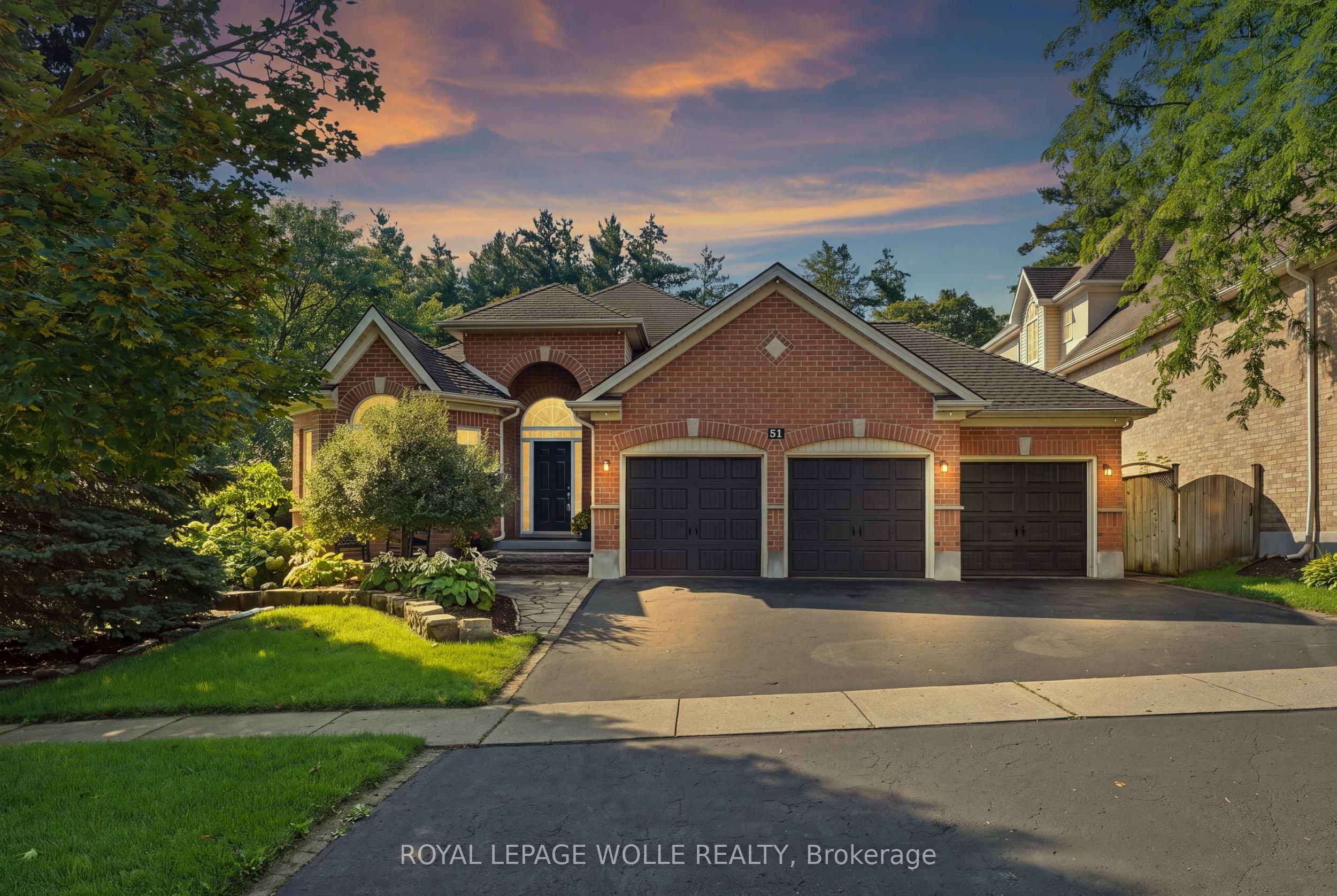 51 Autumn Ridge Trail, Kitchener, On N2p 2j6
