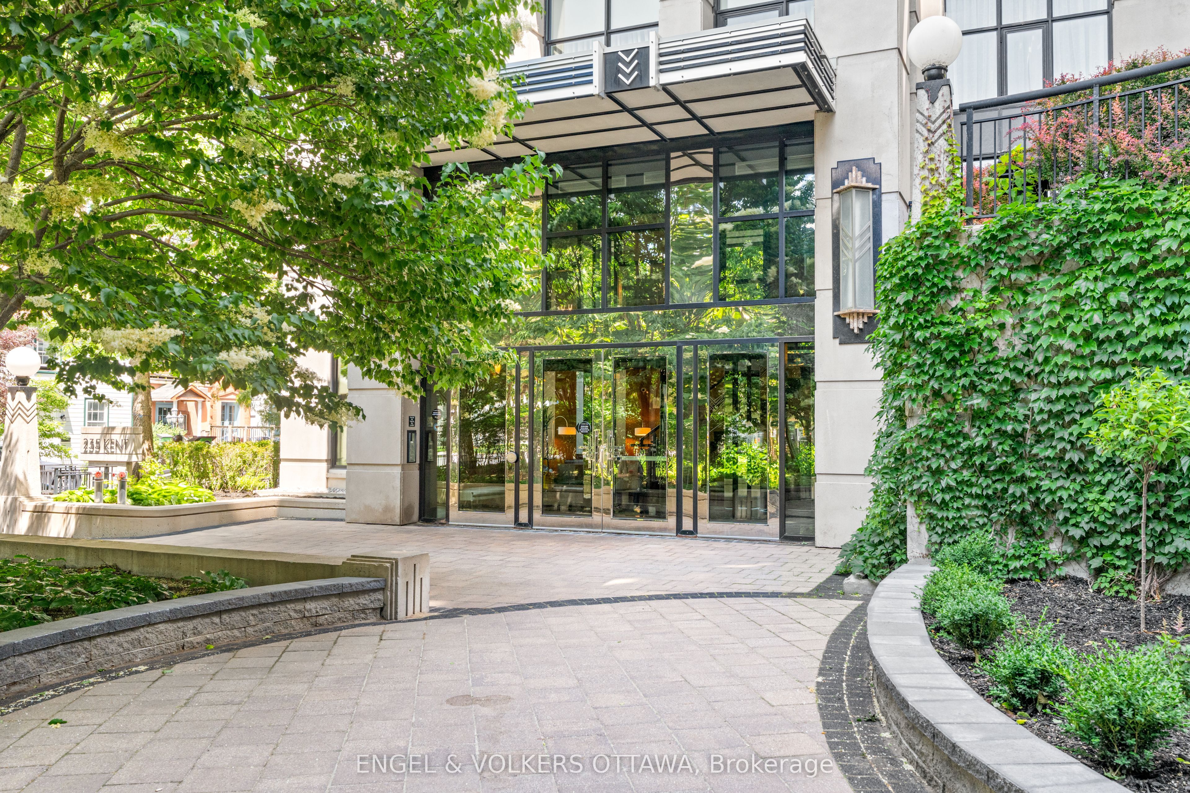 235 Kent Street 711, Ottawa Centre, On K2p 1z9