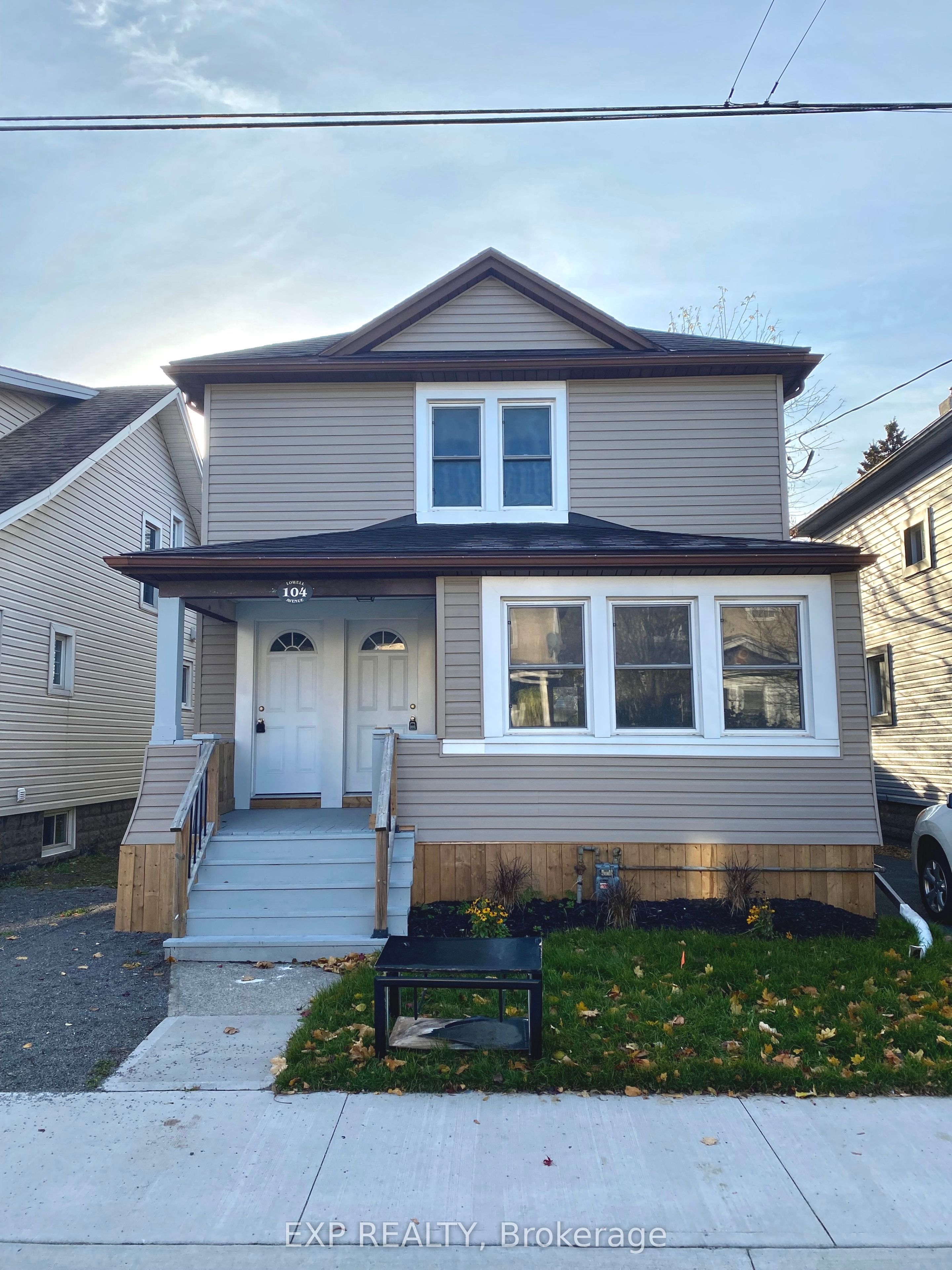 104 Lowell Avenue Upper Level, St. Catharines, On L2r 2e2
