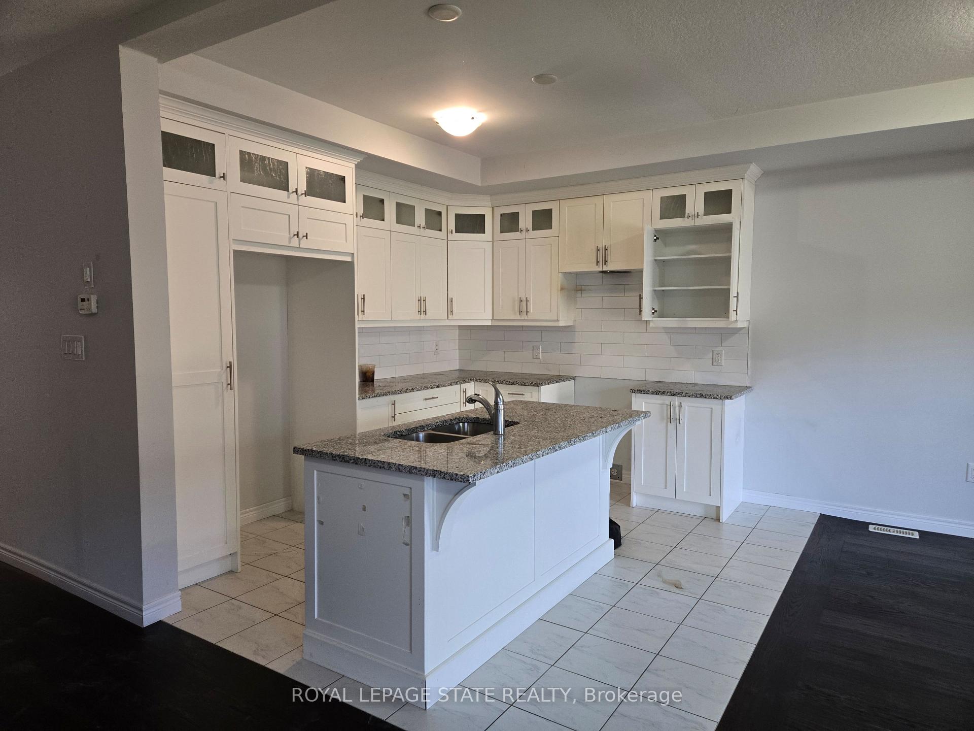 28 Alayche Trail, Welland, On L3c 0j7