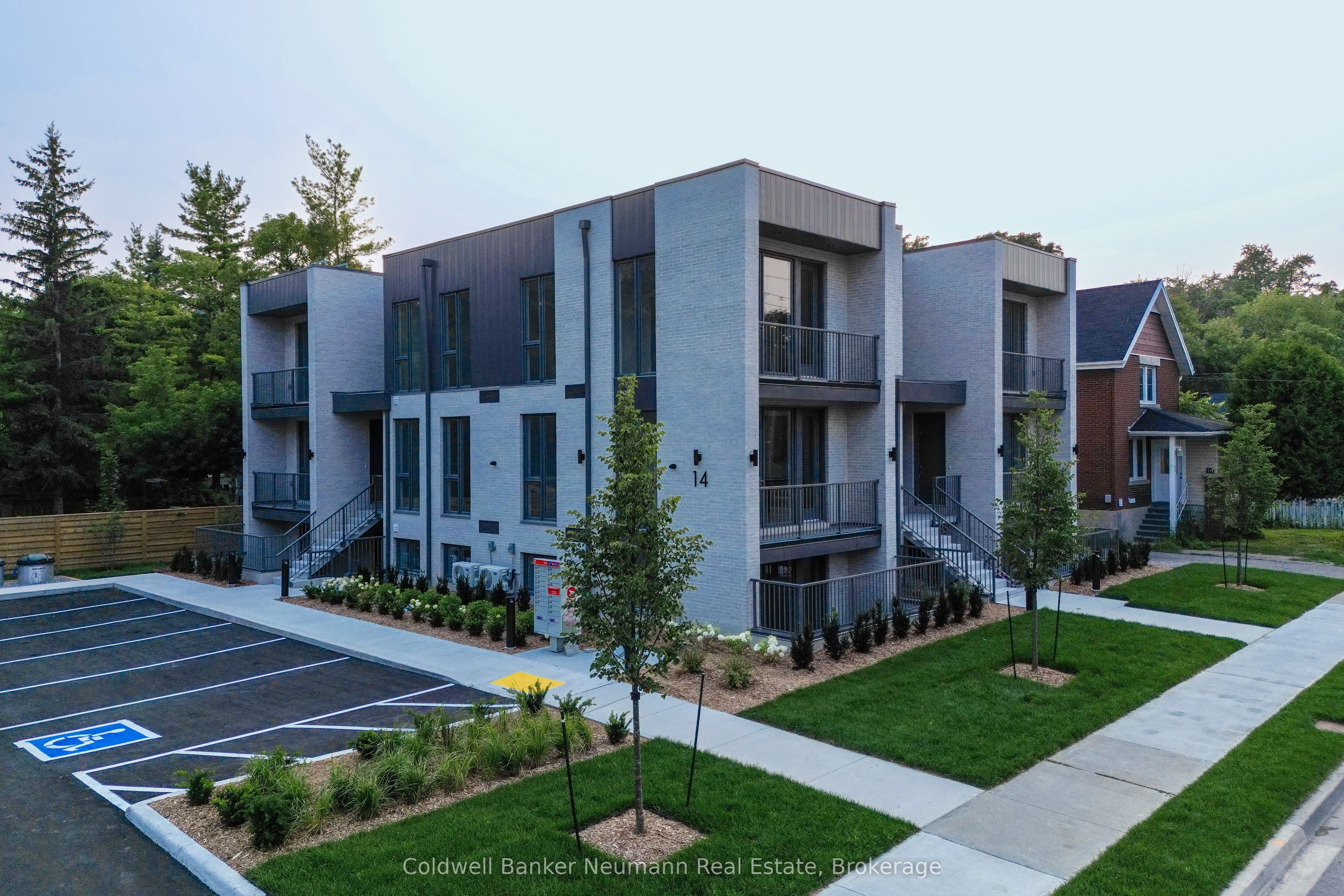 14 Stevenson Street N 1, Guelph, On N1e 5a4