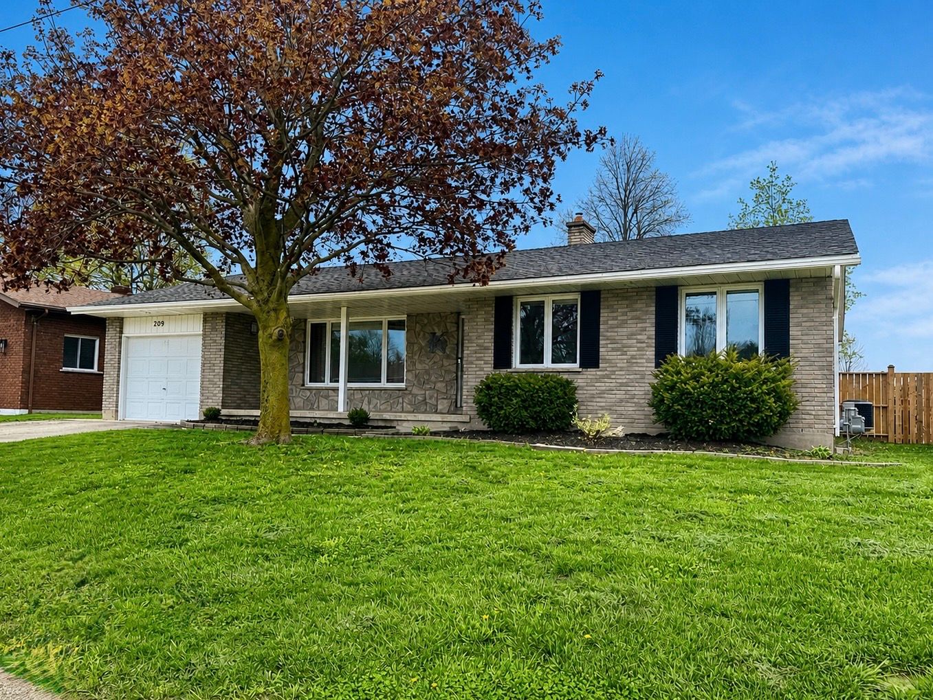 209 15th Avenue, Hanover, On N4n 3e1