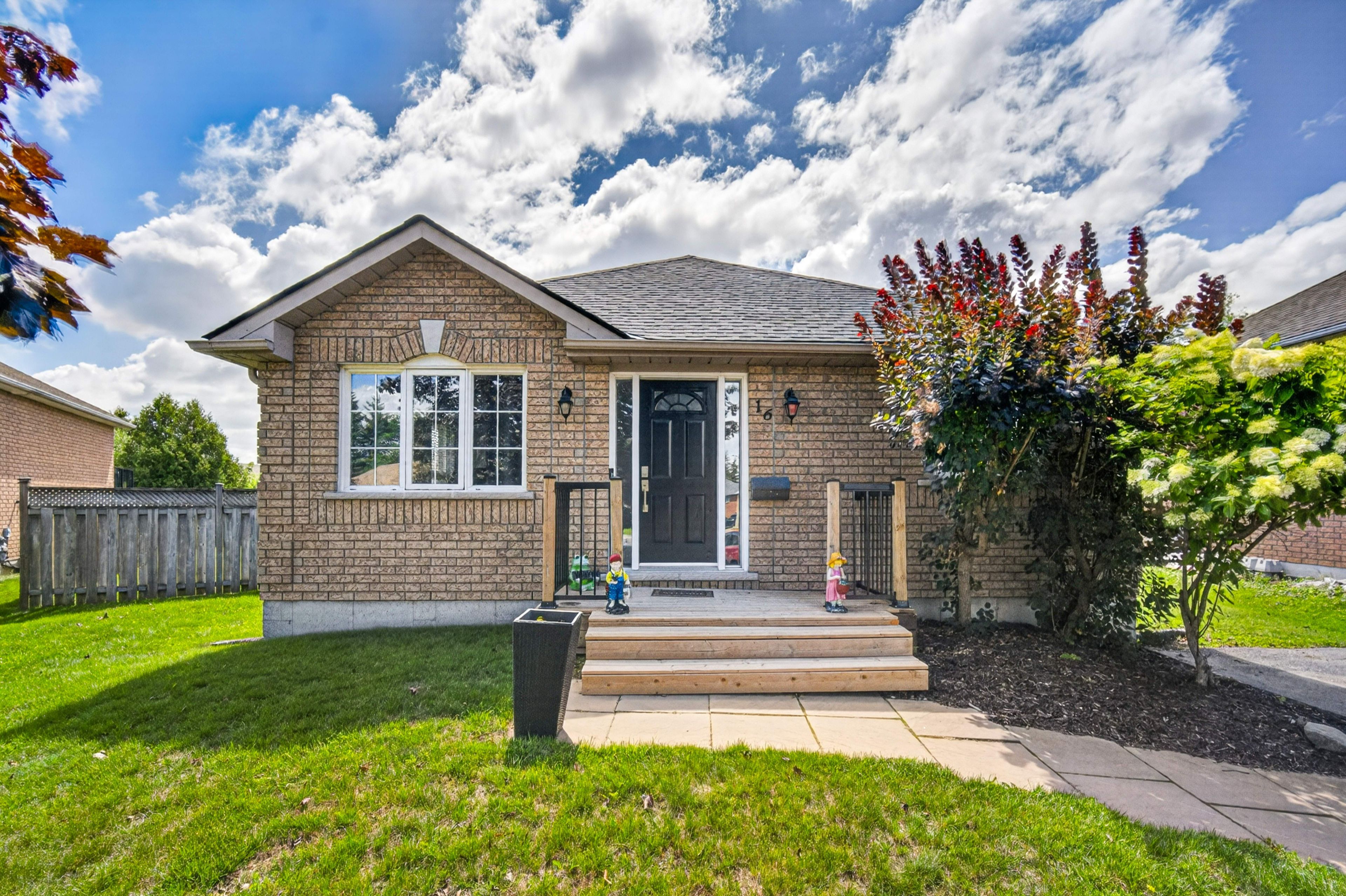 16 Ferguson Place, Peterborough, On K9h 7m9