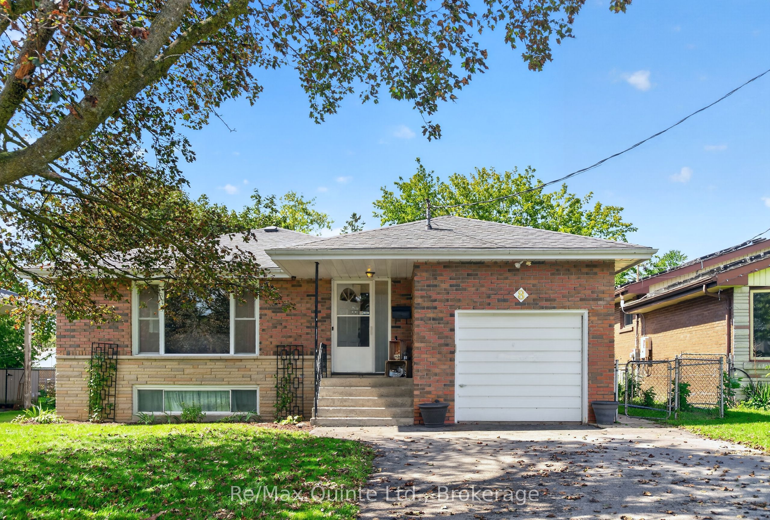 8 Plaza Square, Belleville, On K8n 4j3
