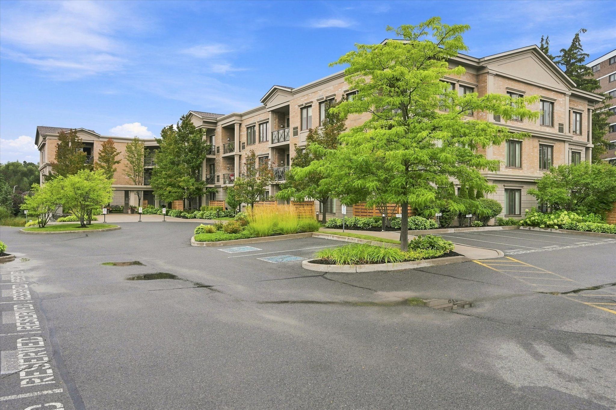 869 Clonsilla Avenue Ph16, Peterborough, On K9j 0b7