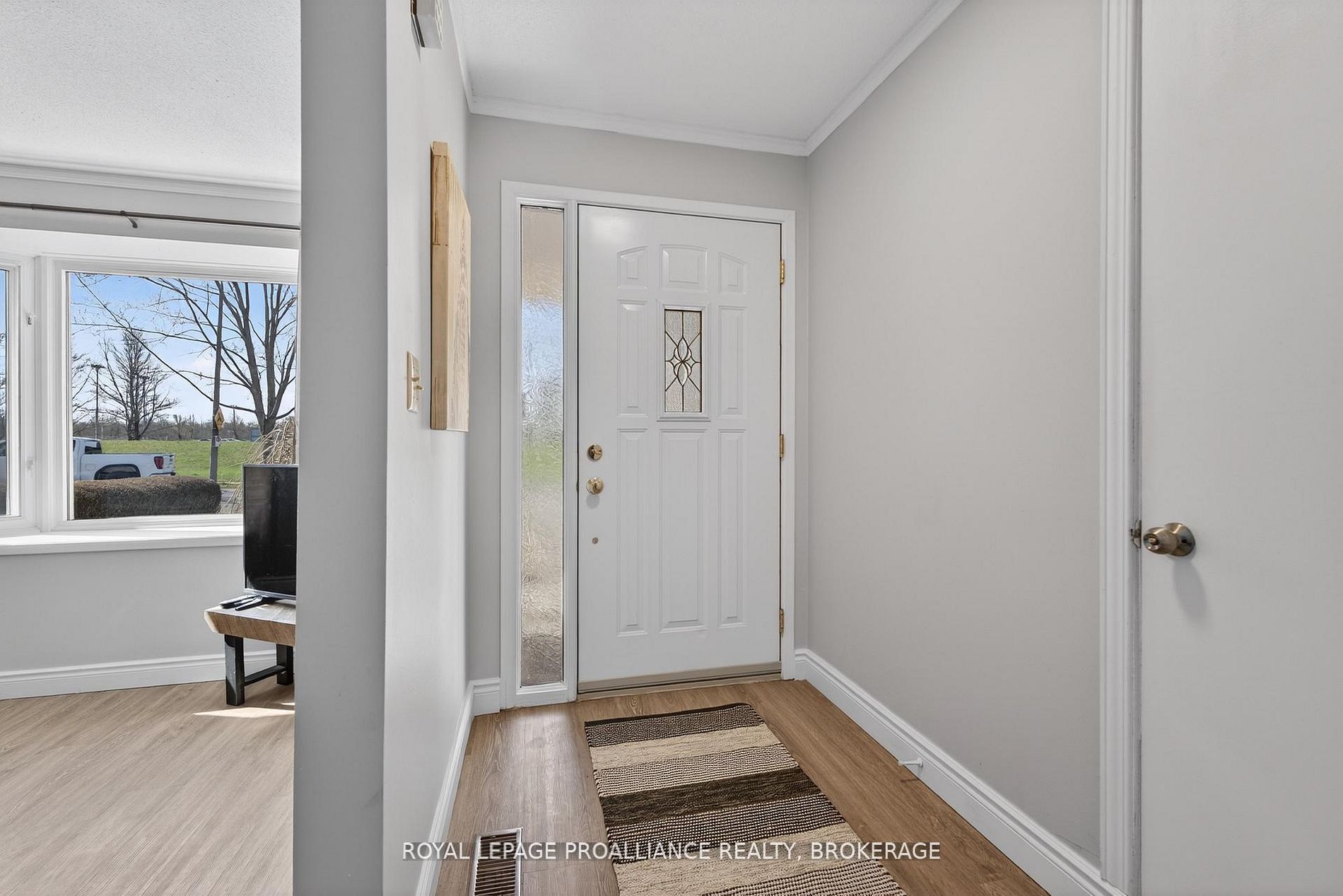 16 Grenadier Drive, Kingston, On K7k 6e8