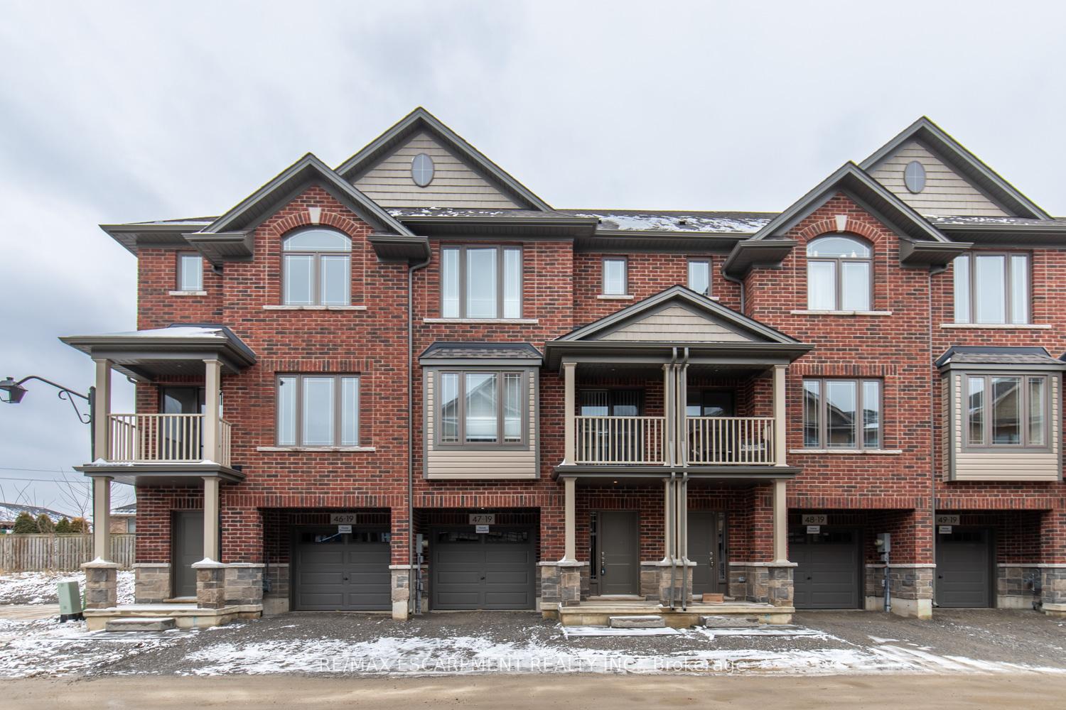 19 Picardy Drive 47, Hamilton, On L8j 2t7