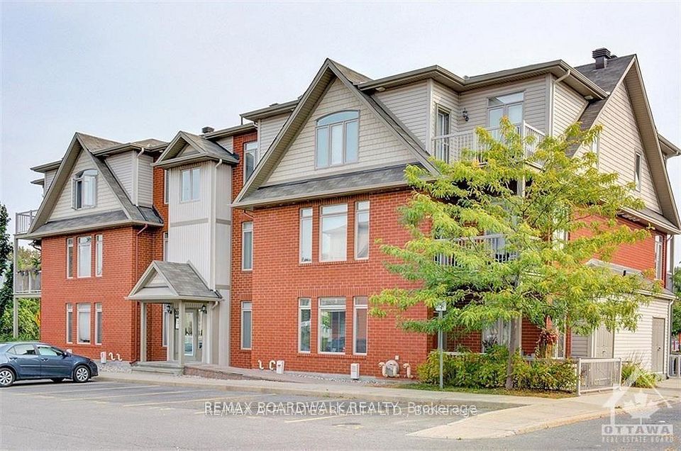 300 Meilleur Private F, Vanier And Kingsview Park, On K1l 0a2