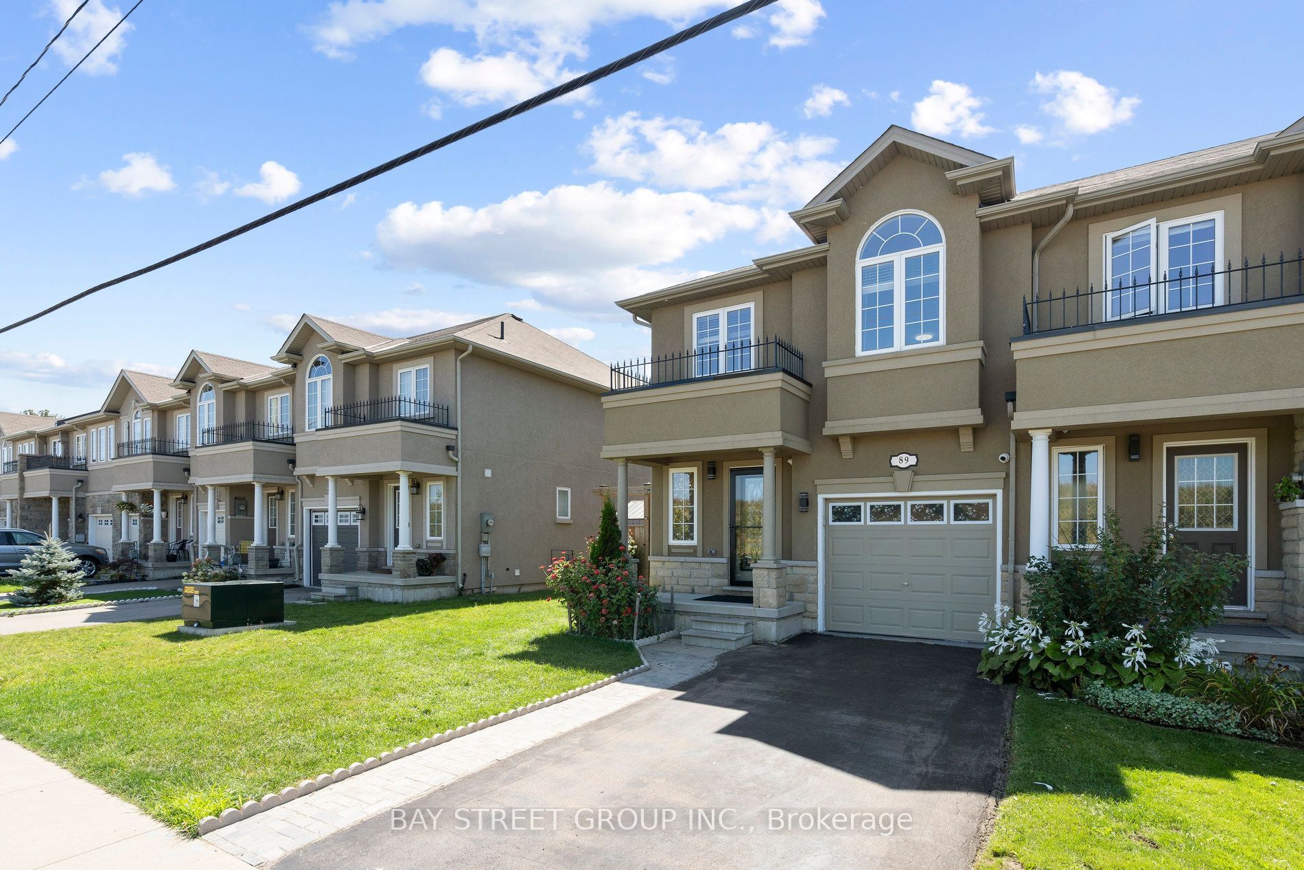 89 Penny Lane, Hamilton, On L8j 0g2