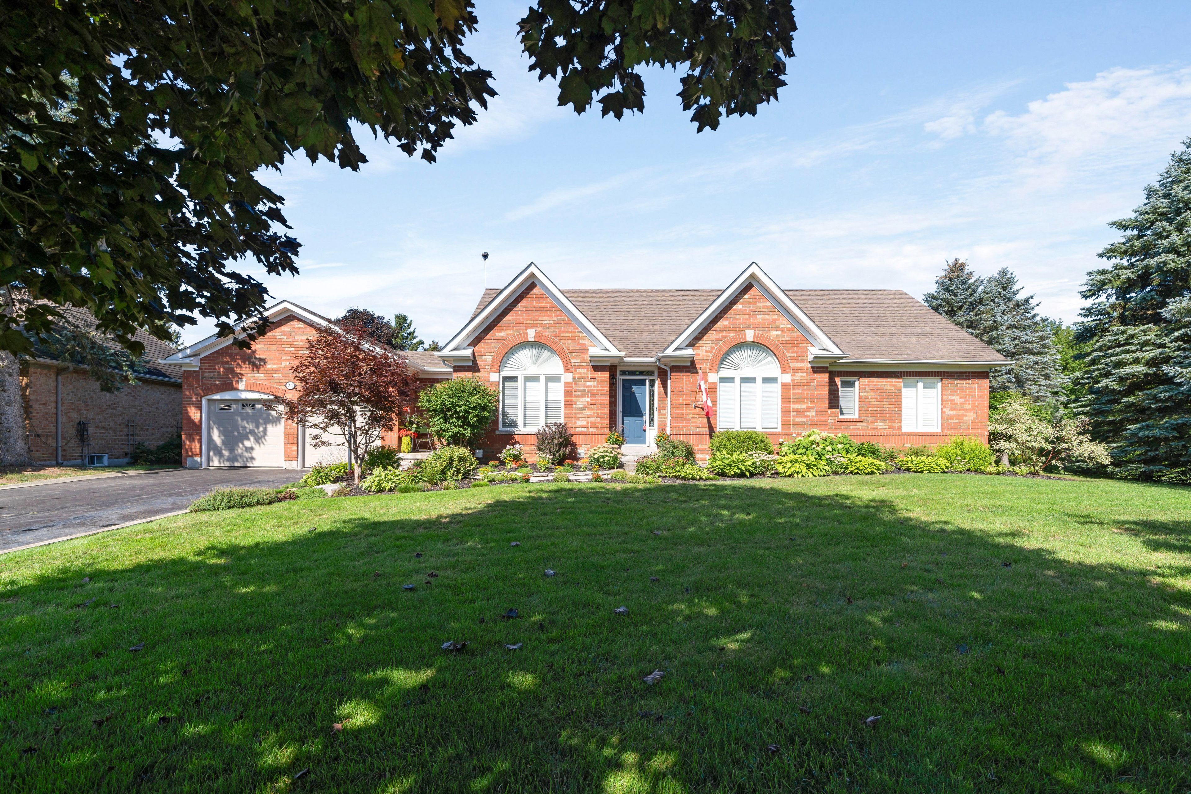 24 Mccullogh Drive, Erin, On N0b 1t0