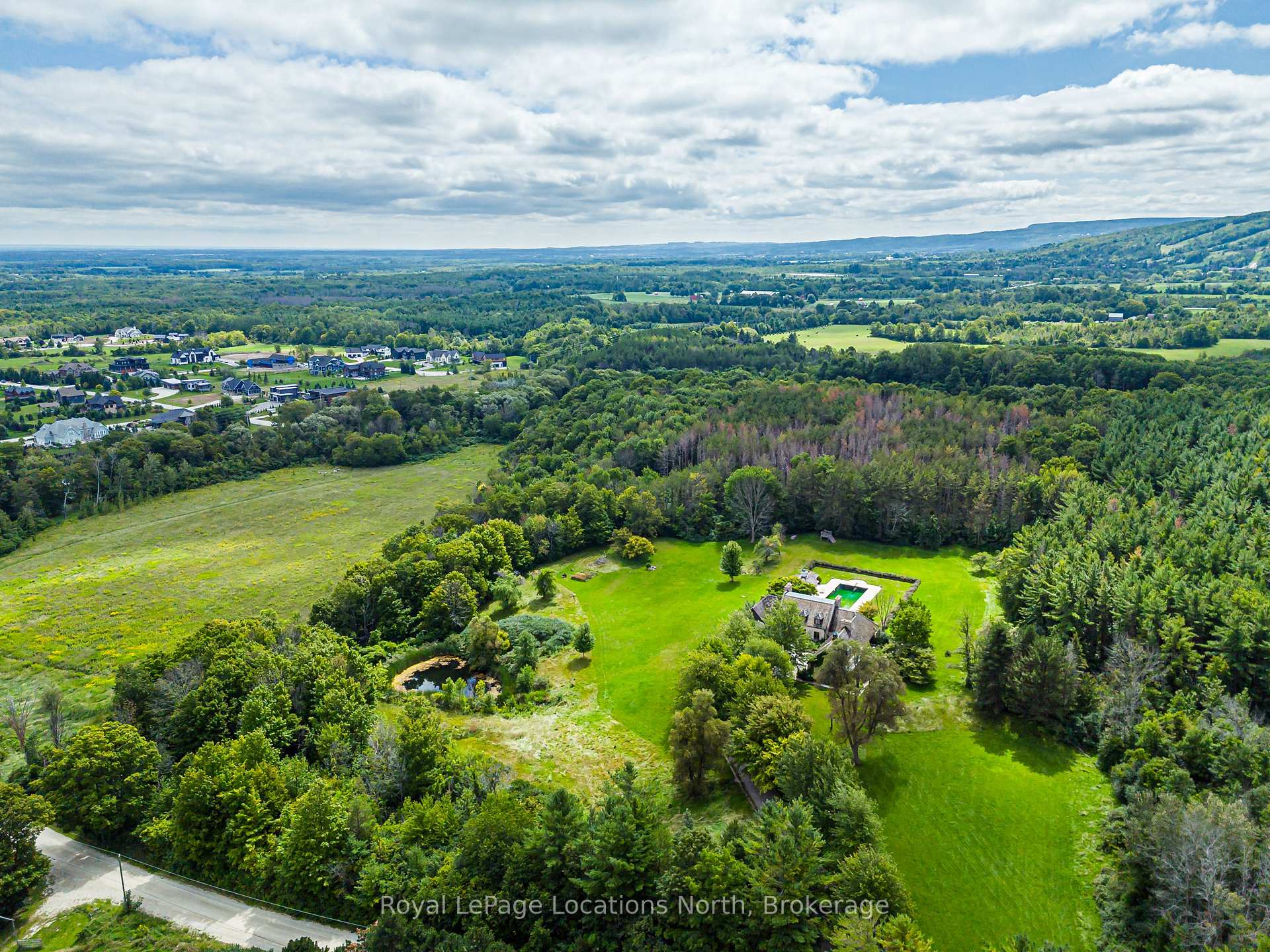 609830 12th Side Road, Blue Mountains, On L9y 0p6