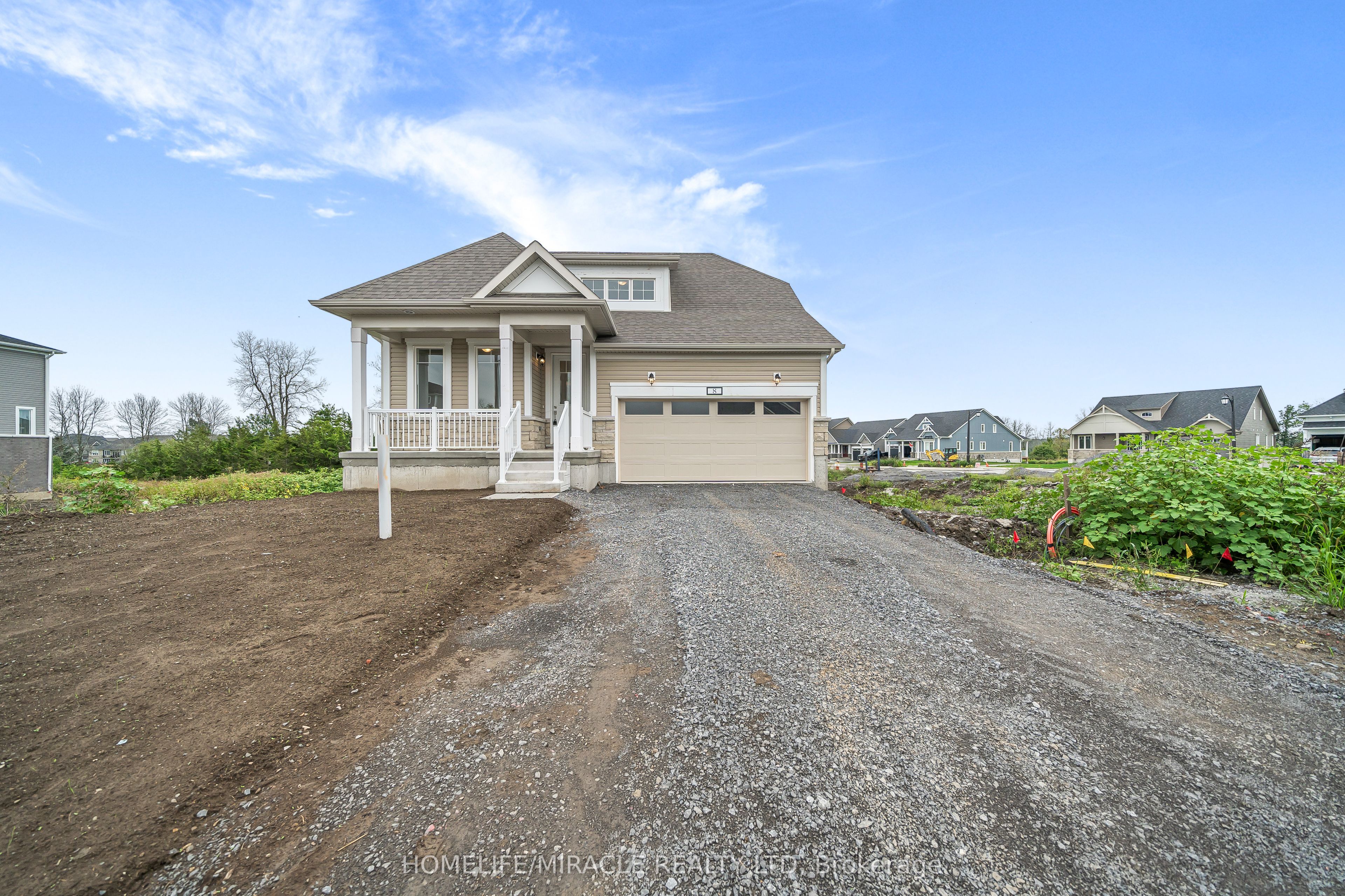 8 Royal Oak Crescent, Loyalist, On K0h 1g0