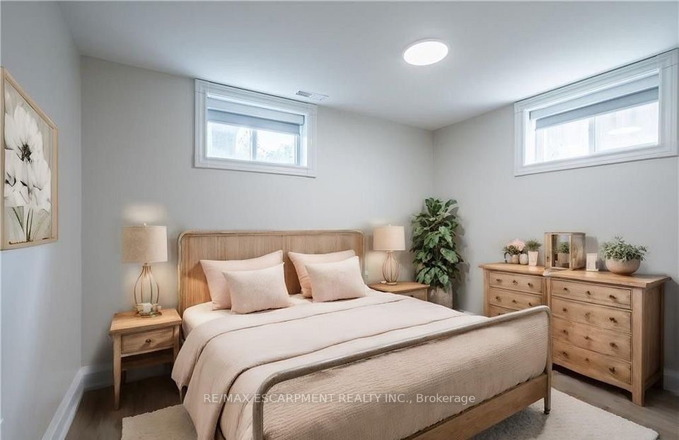 80 Irene Avenue D, Hamilton, On L8g 2b2