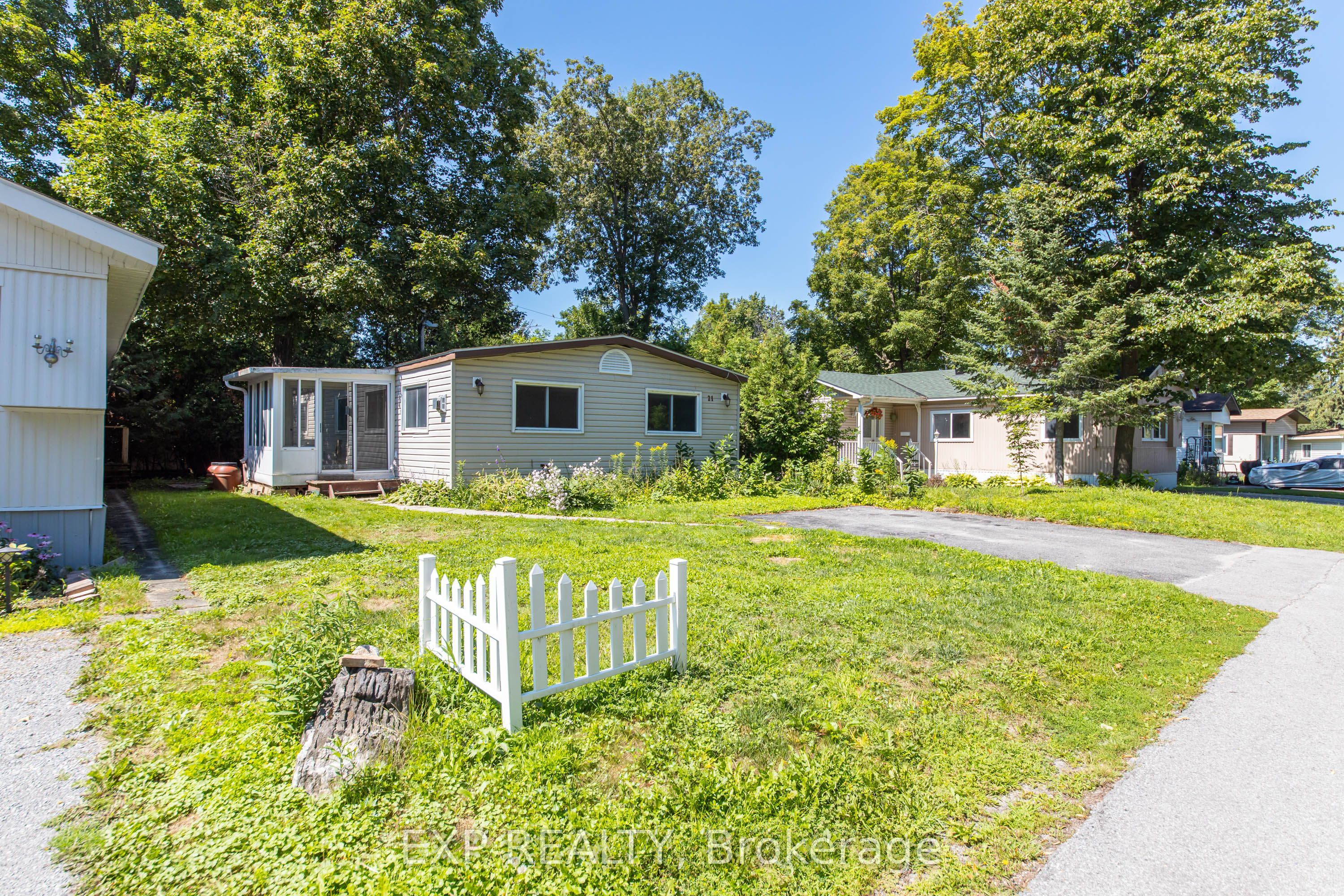 21 Maplewood Avenue, Carleton Place, On K7c 3p1
