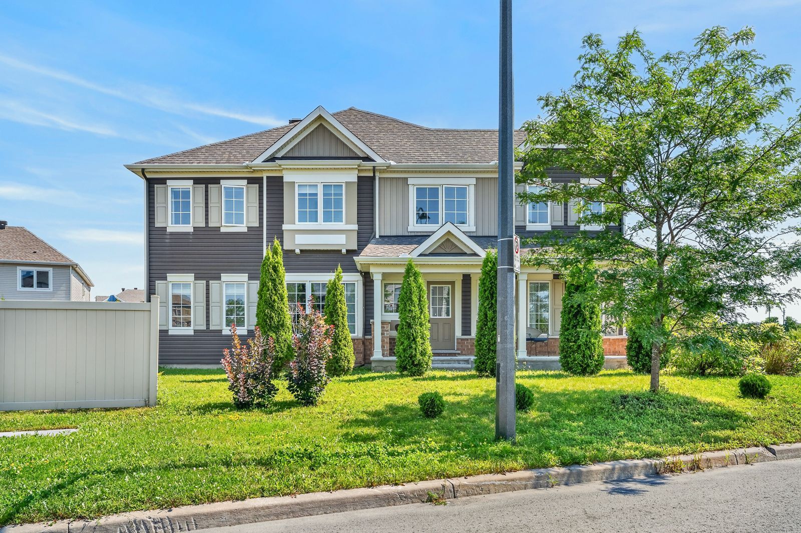 210 Clintonia Street, Kanata, On K2v 0k3