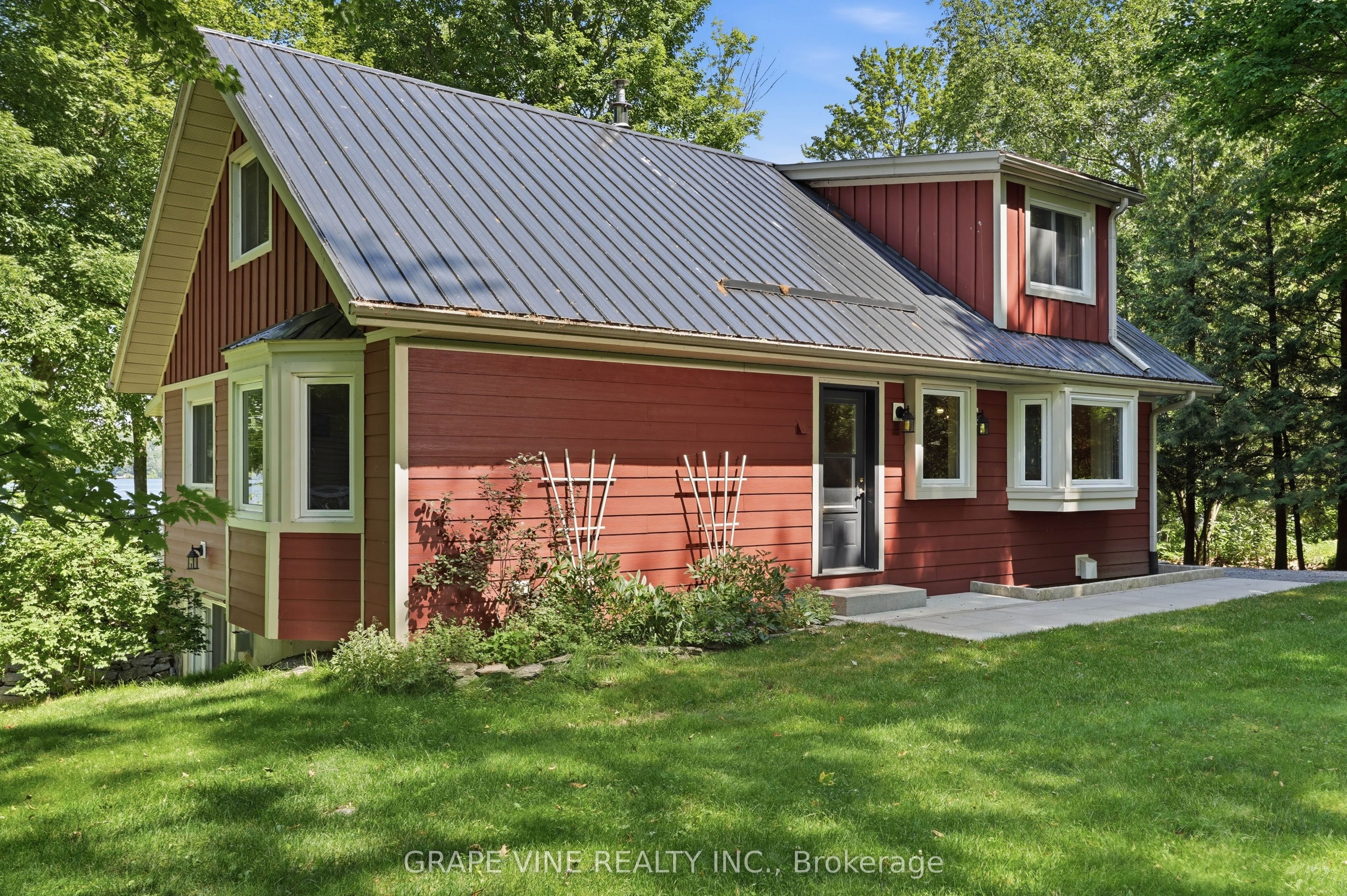 68 Goodman Crescent, Prince Edward County, On K0k 2t0