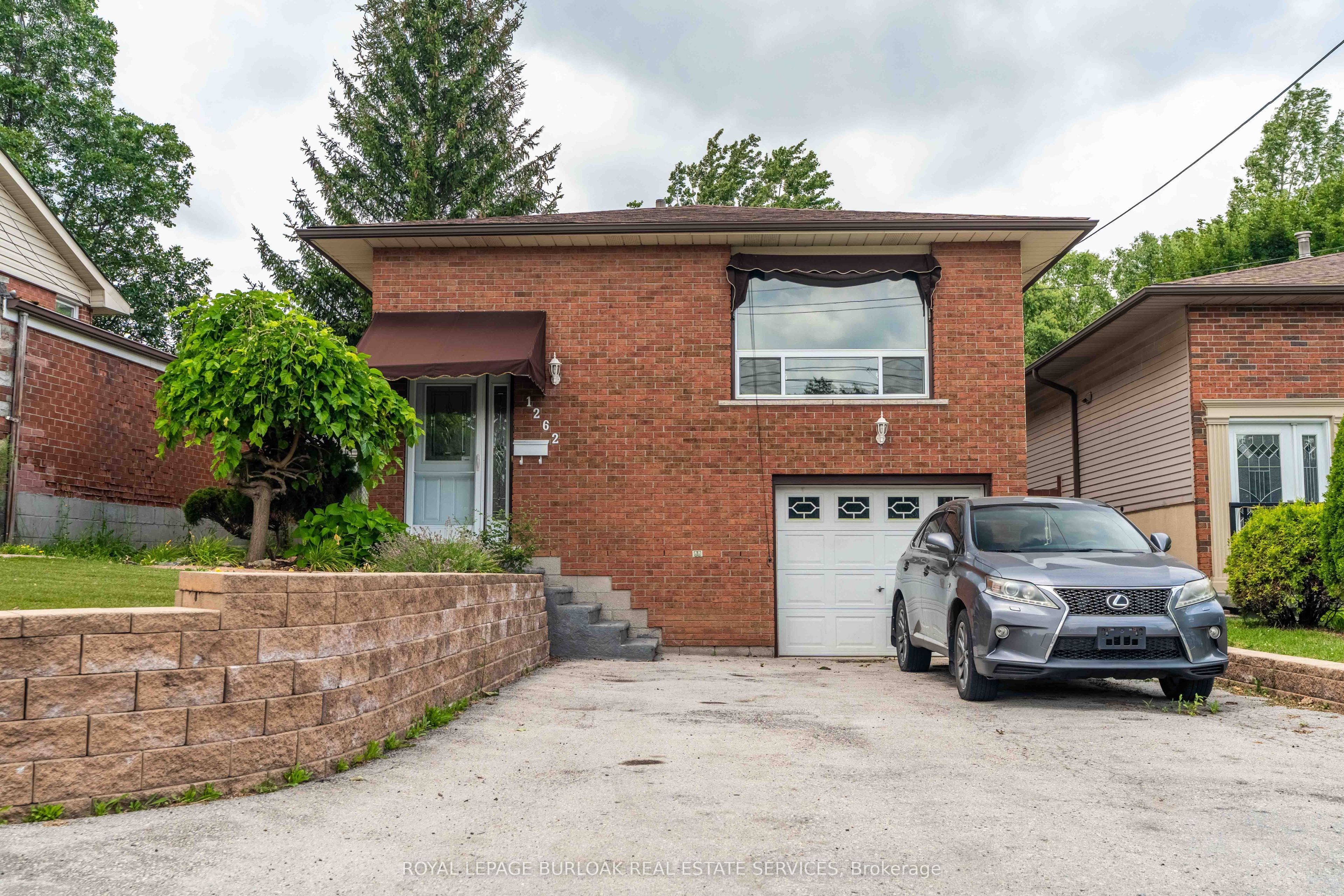 1262 Upper Gage Avenue, Hamilton, On L8w 1e4