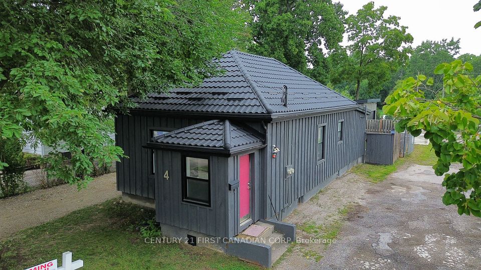 4 Elmwood Place, London South, On N6j 1j2