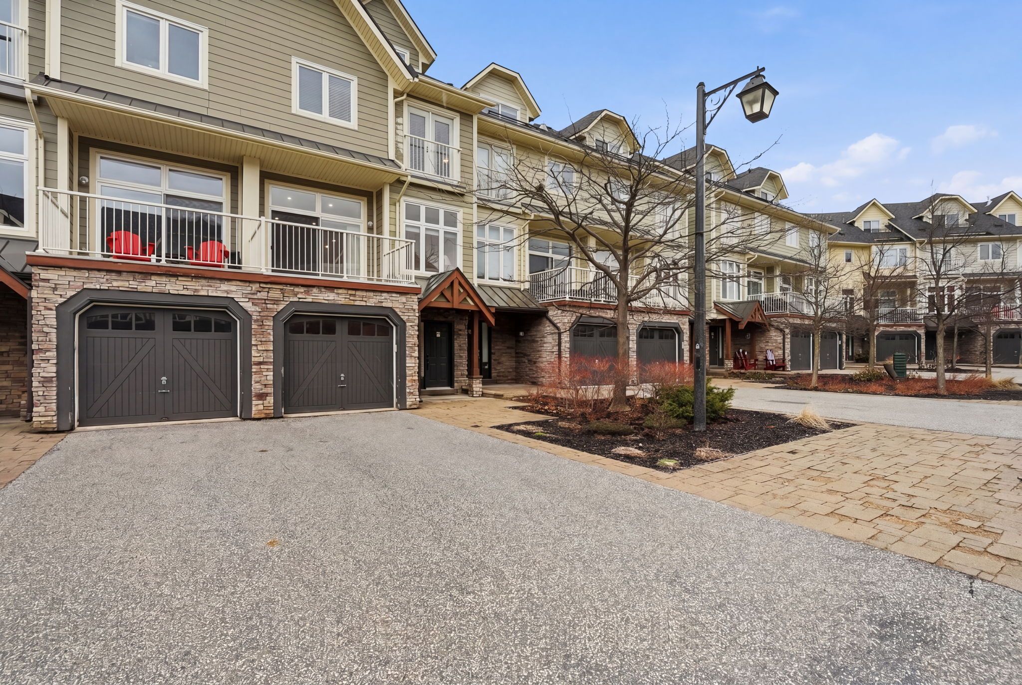 104 Farmgate Road 8, Blue Mountains, On L9y 0l7