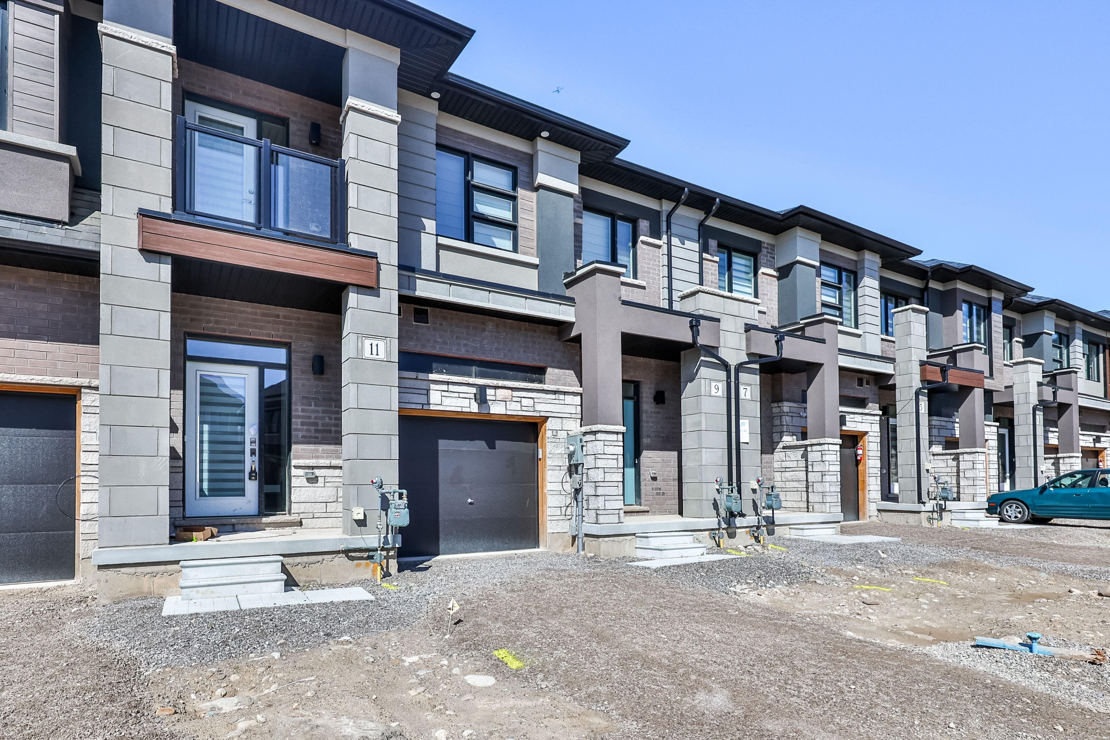 9 Wakeling Drive, Brantford, On L3b 0v8