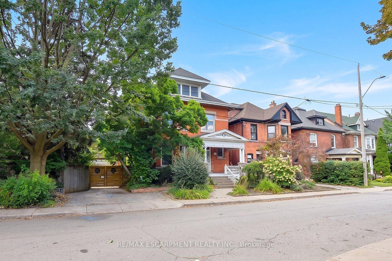 34 Holton Avenue S, Hamilton, On L8m 2l2