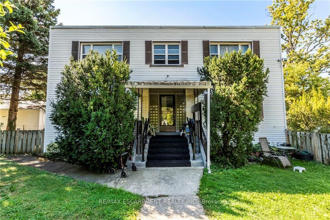 13 Mcmaster Avenue, Welland, On L3b 3s6