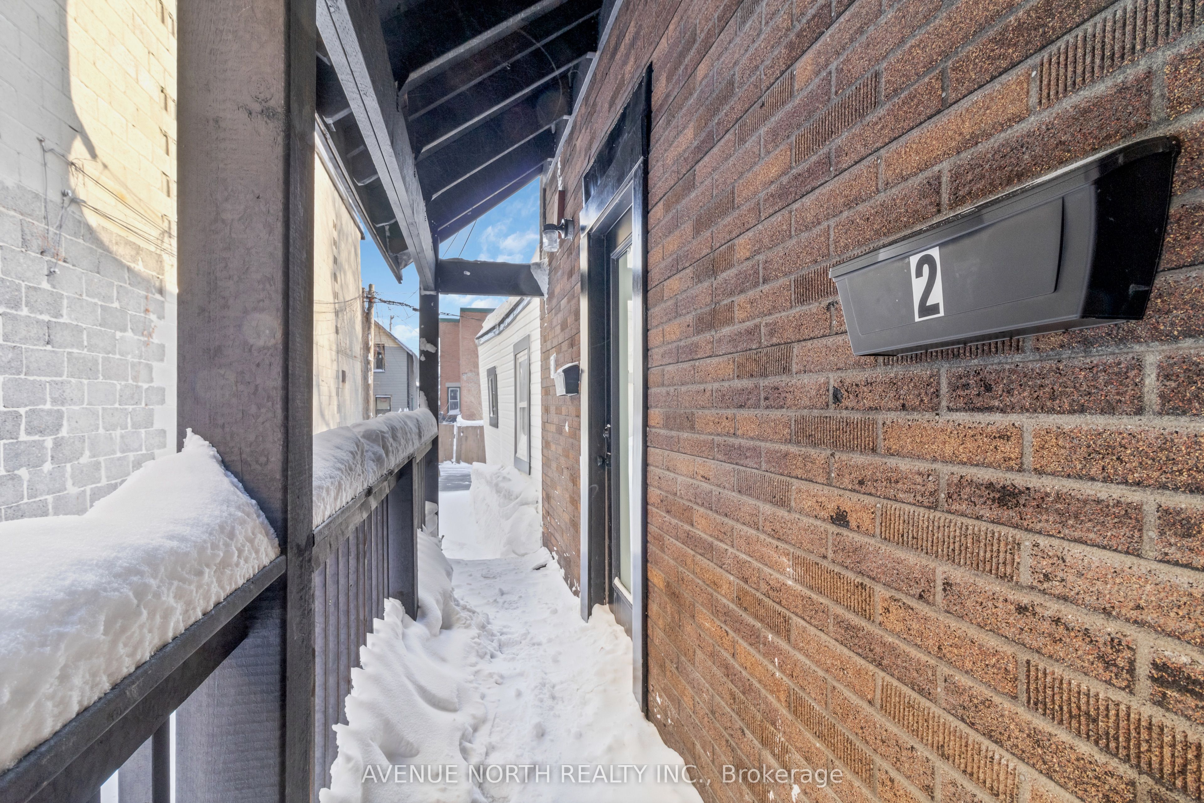 28 Florence Street 2, Ottawa Centre, On K2p 0w7