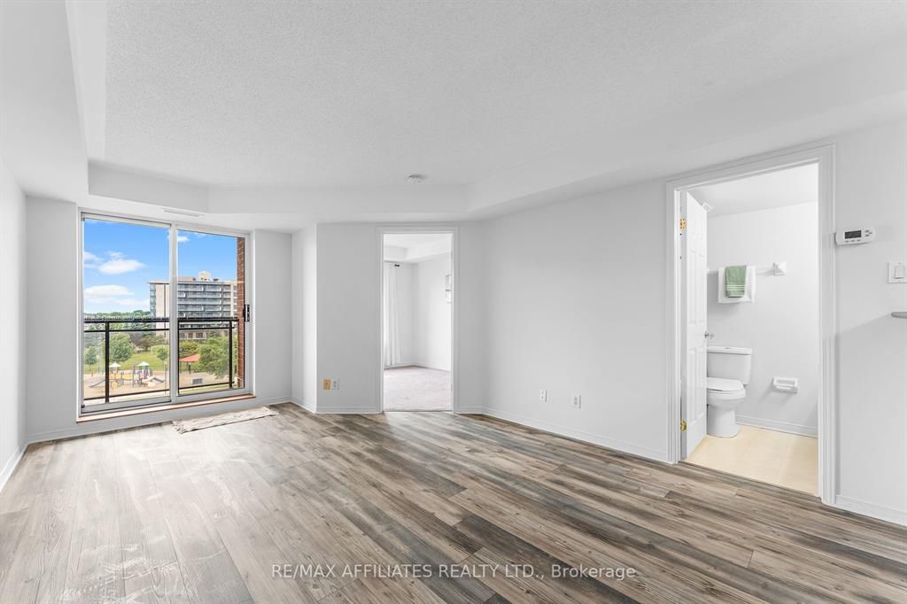 310 Central Park Drive 5s, Carlington - Central Park, On K2c 4g4