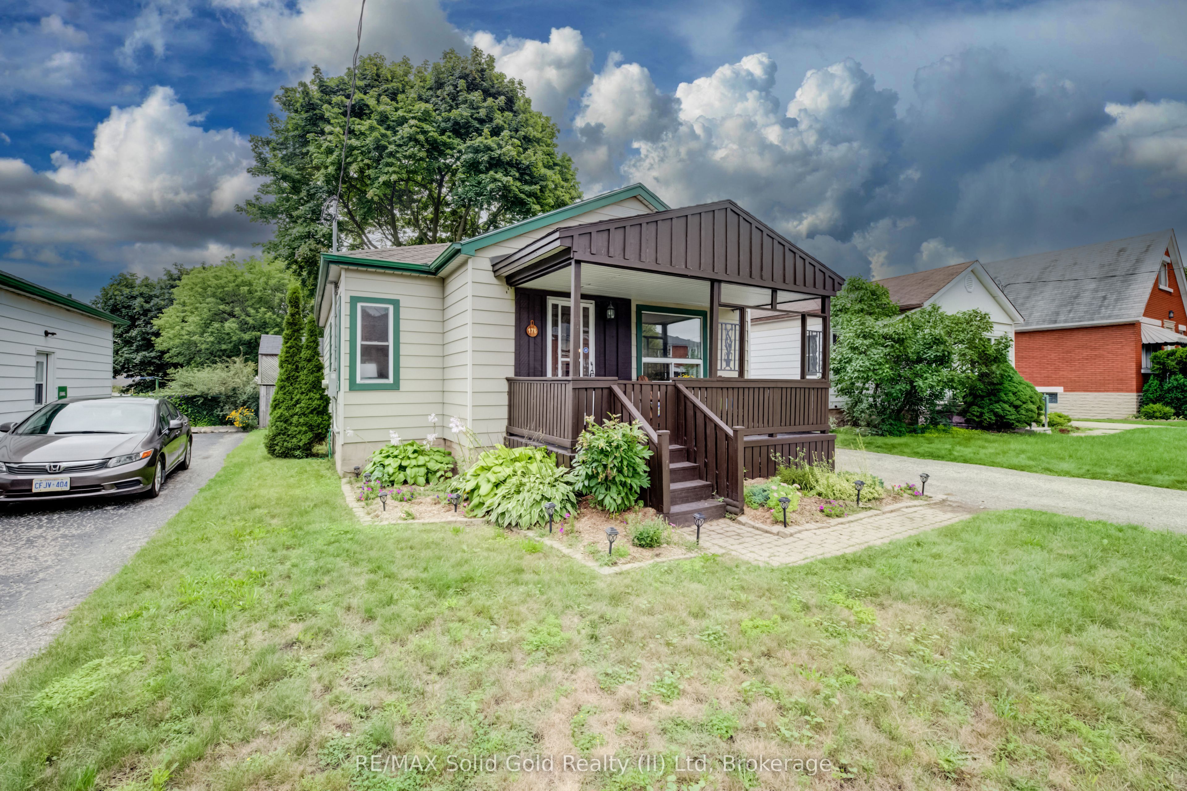 176 Edwin Street, Kitchener, On N2h 4p2