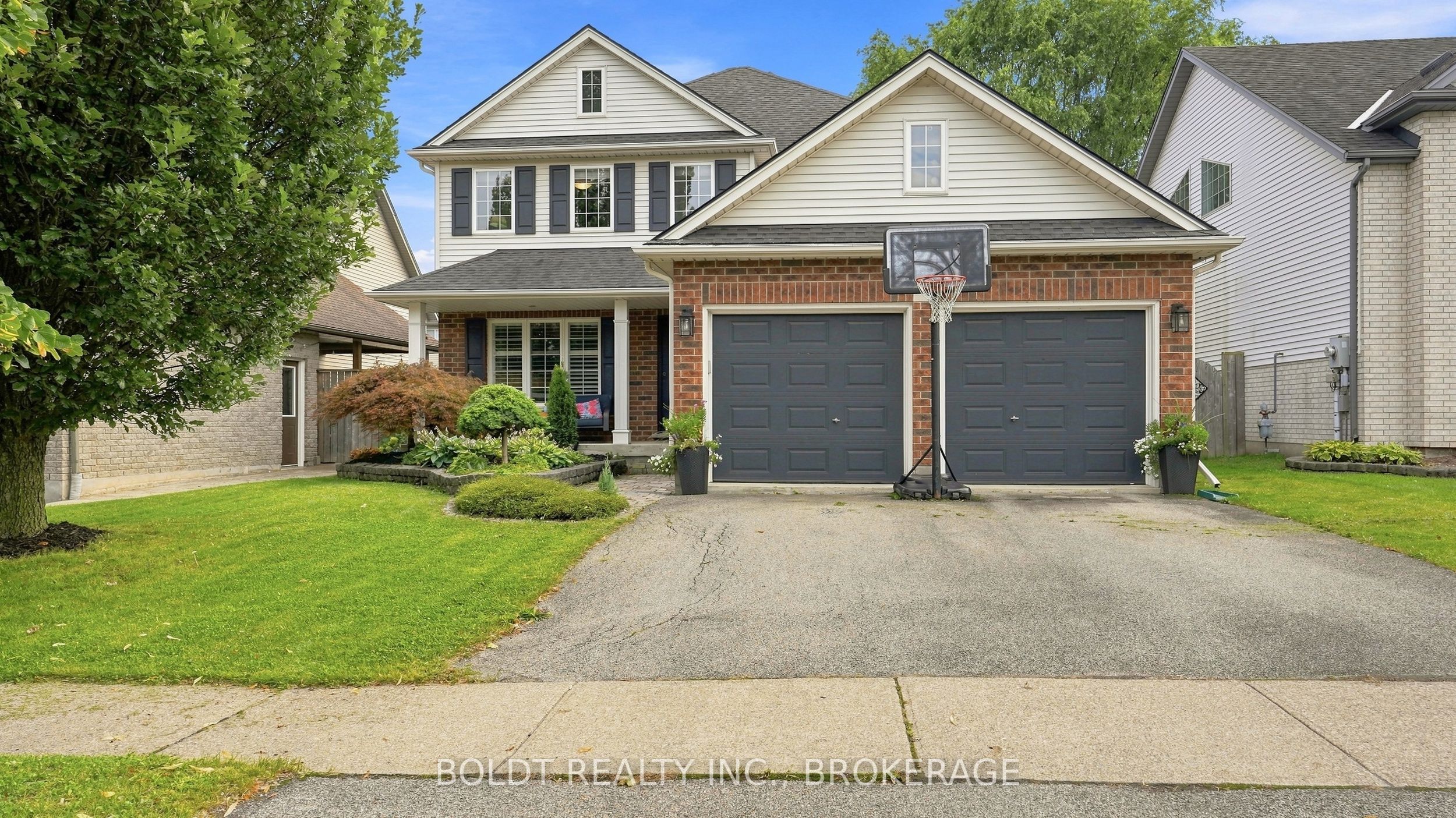 4 Arlene Street, St. Catharines, On L2s 4c9
