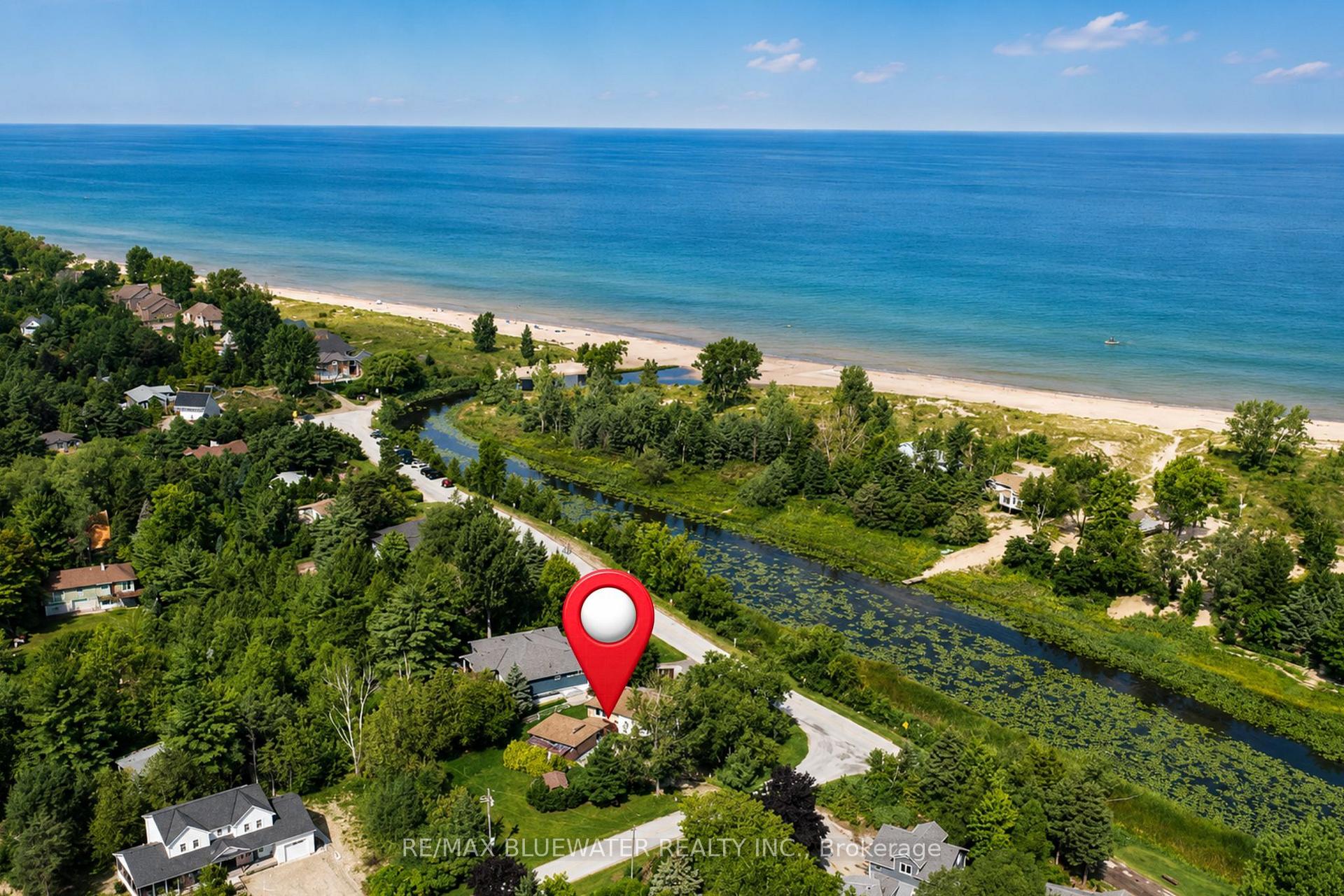 9997 Edward Street, Lambton Shores, On N0m 2l0