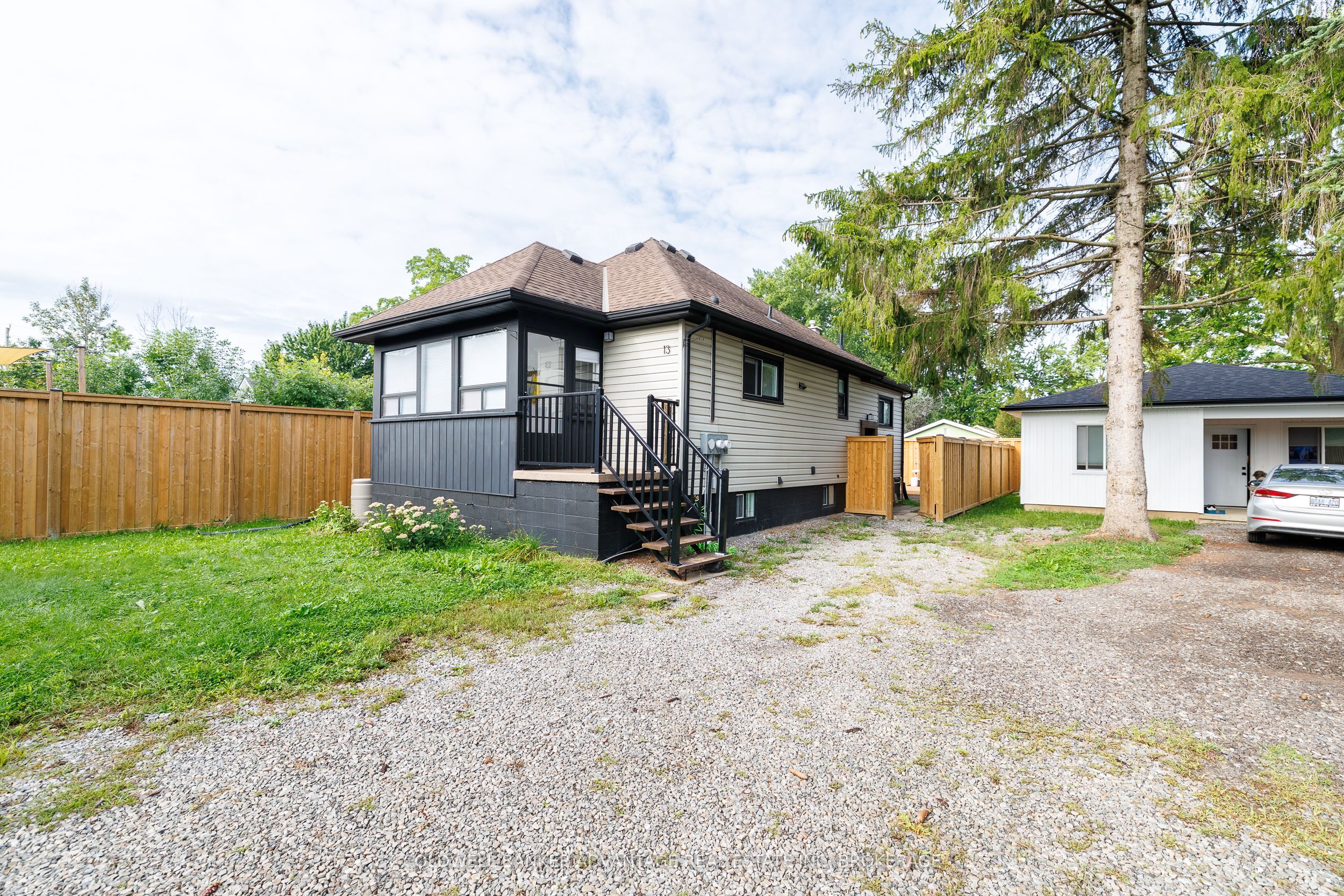 13 Duncan Street W, Welland, On L3b 2c5