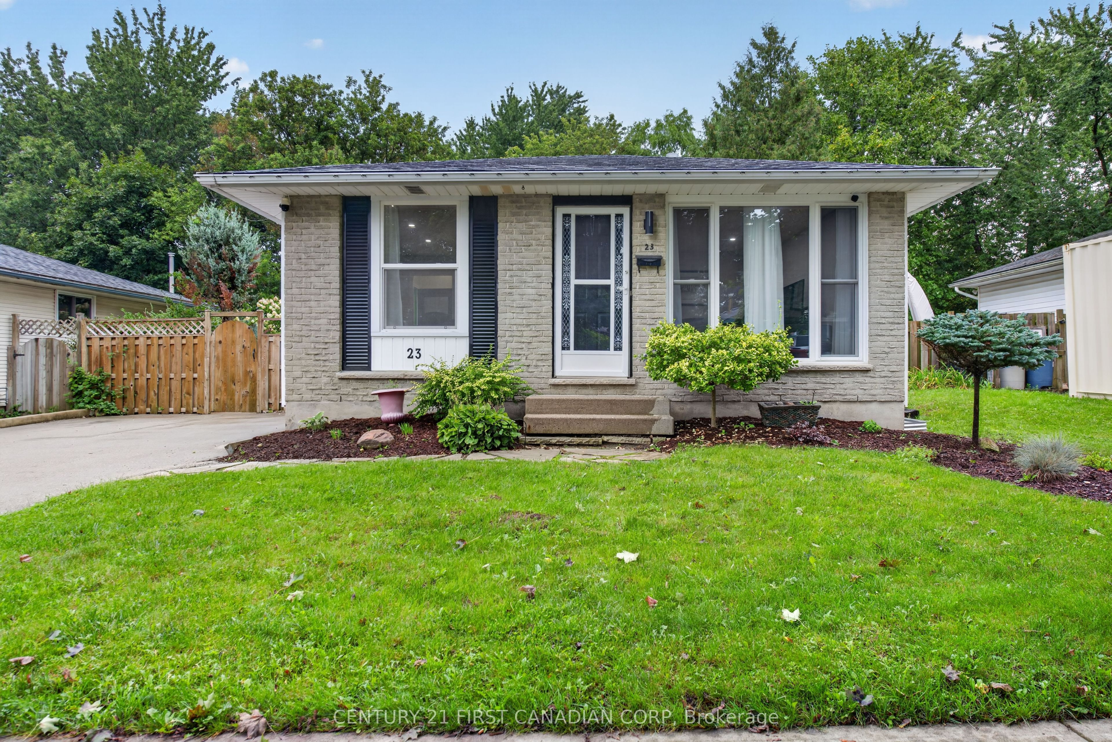 23 Brunswick Avenue, London North, On N6g 3k4