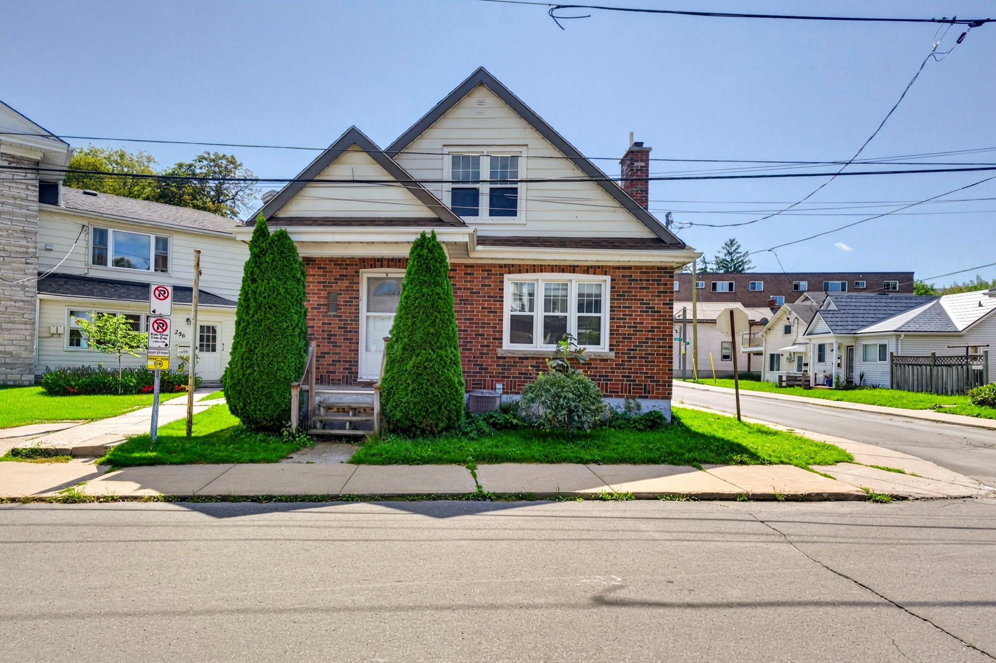 258 Raglan Road, Kingston, On K7k 1l8