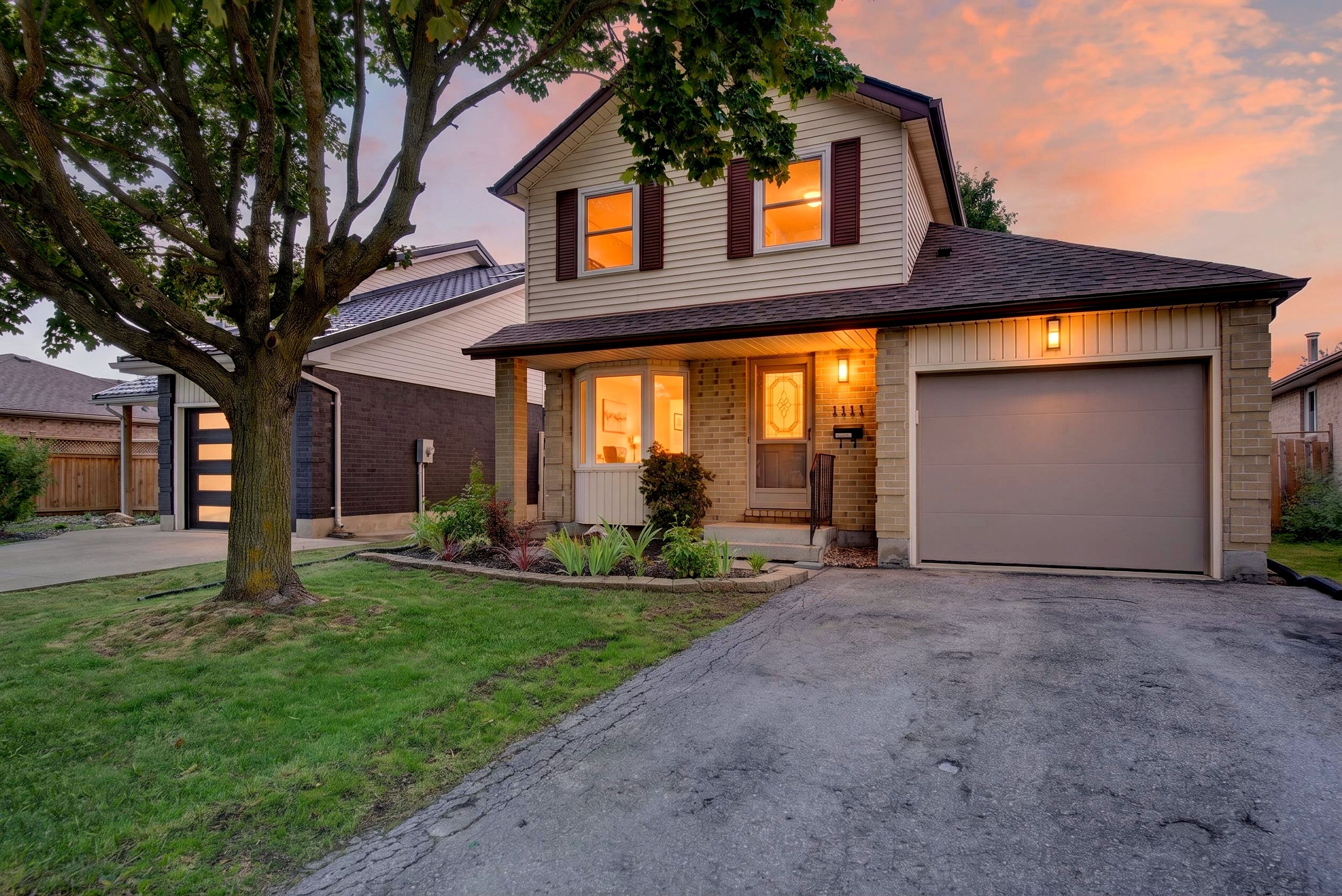 1111 Aldersbrook Road, London North, On N6g 2x2