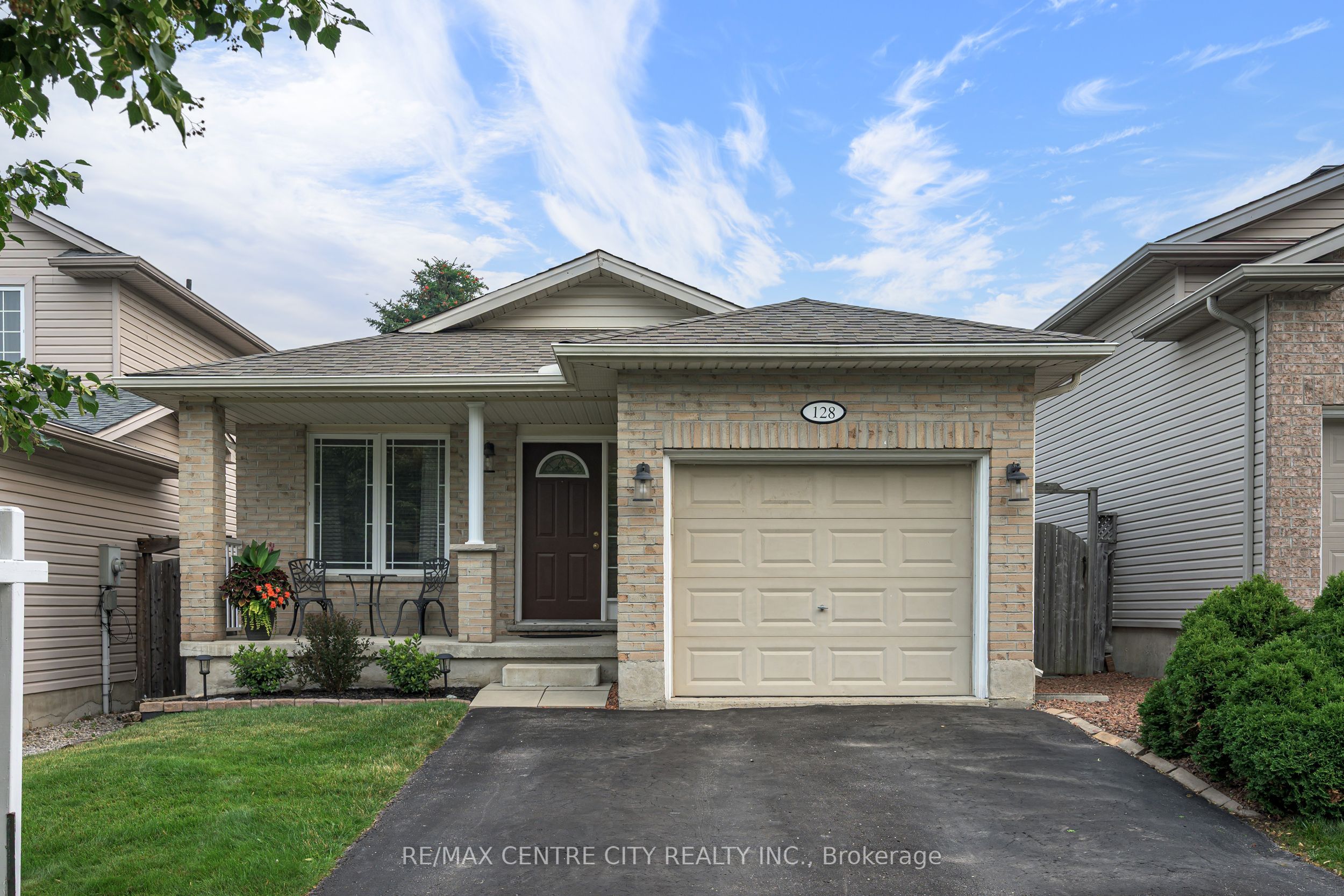 128 Crimson Crescent, London East, On N5w 6e9