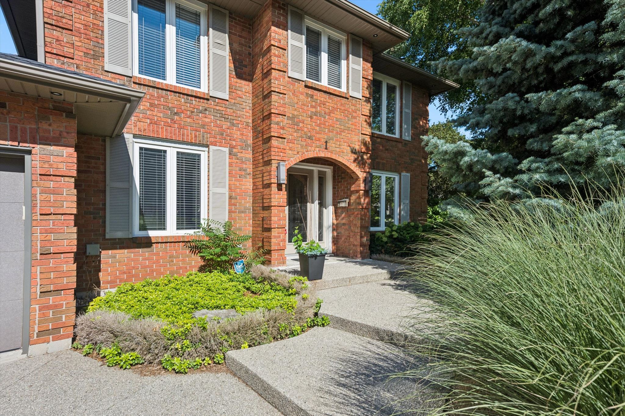 1 Chatterson Drive, Hamilton, On L9g 1b6