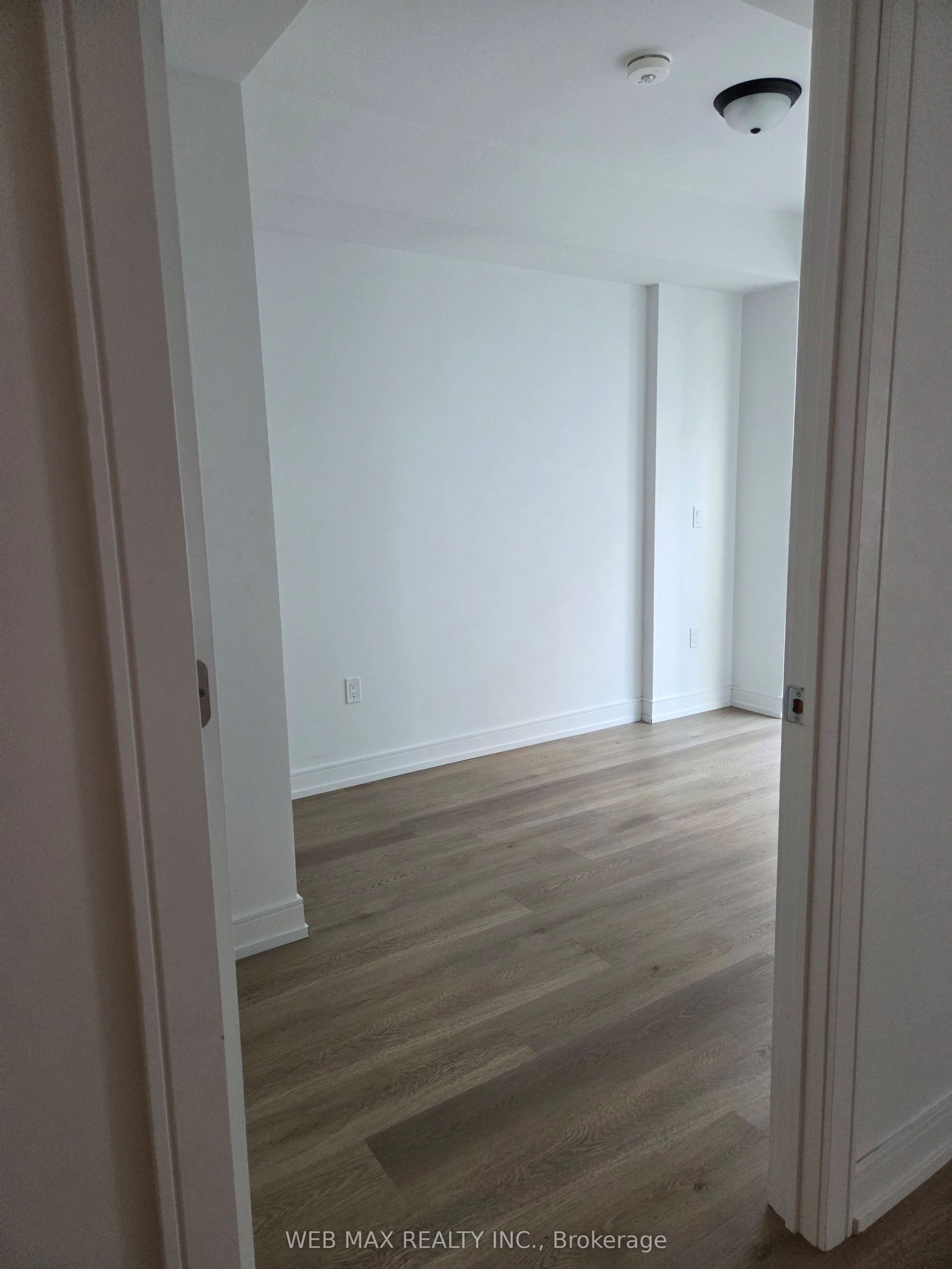 1 Jarvis Street 815, Hamilton, On L8r 3j2