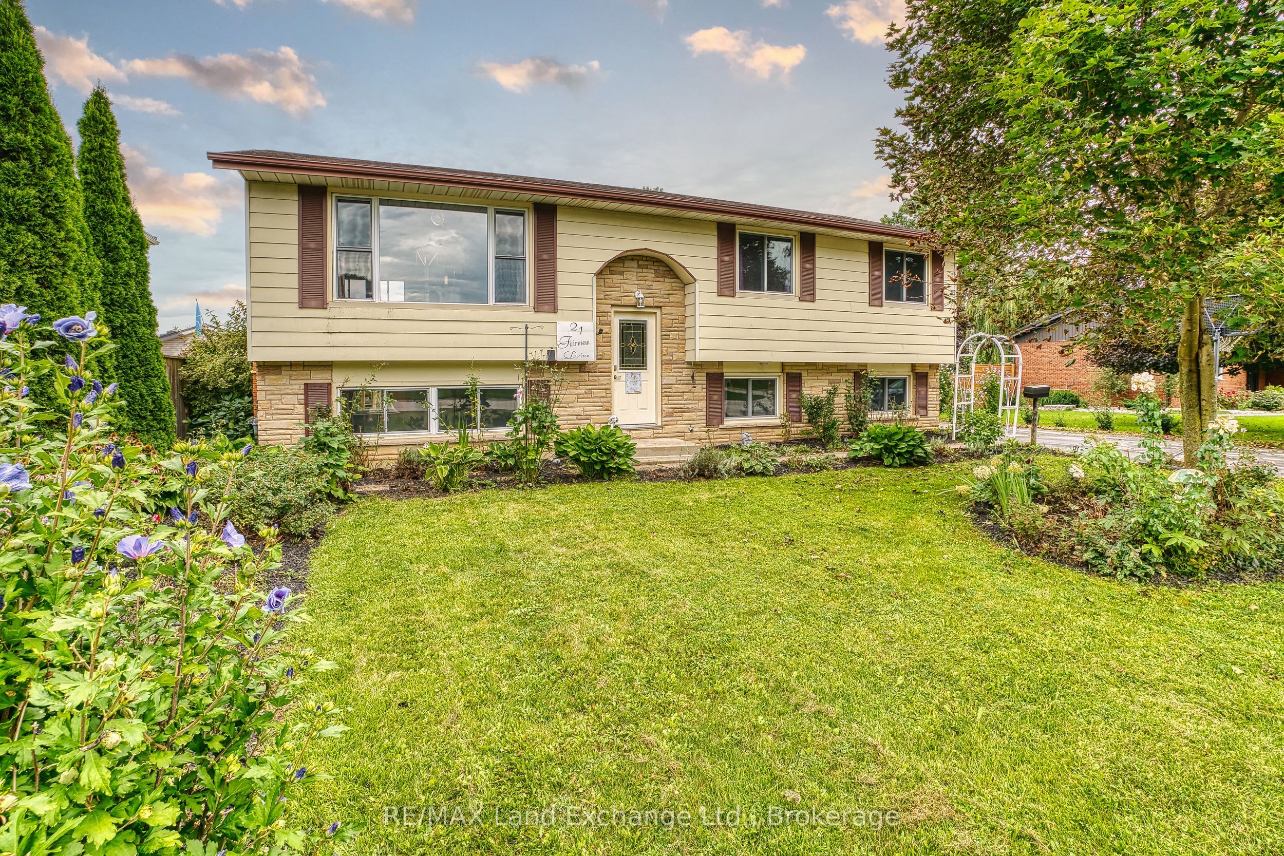 21 Fairview Drive, Arran-Elderslie, On N0g 1l0