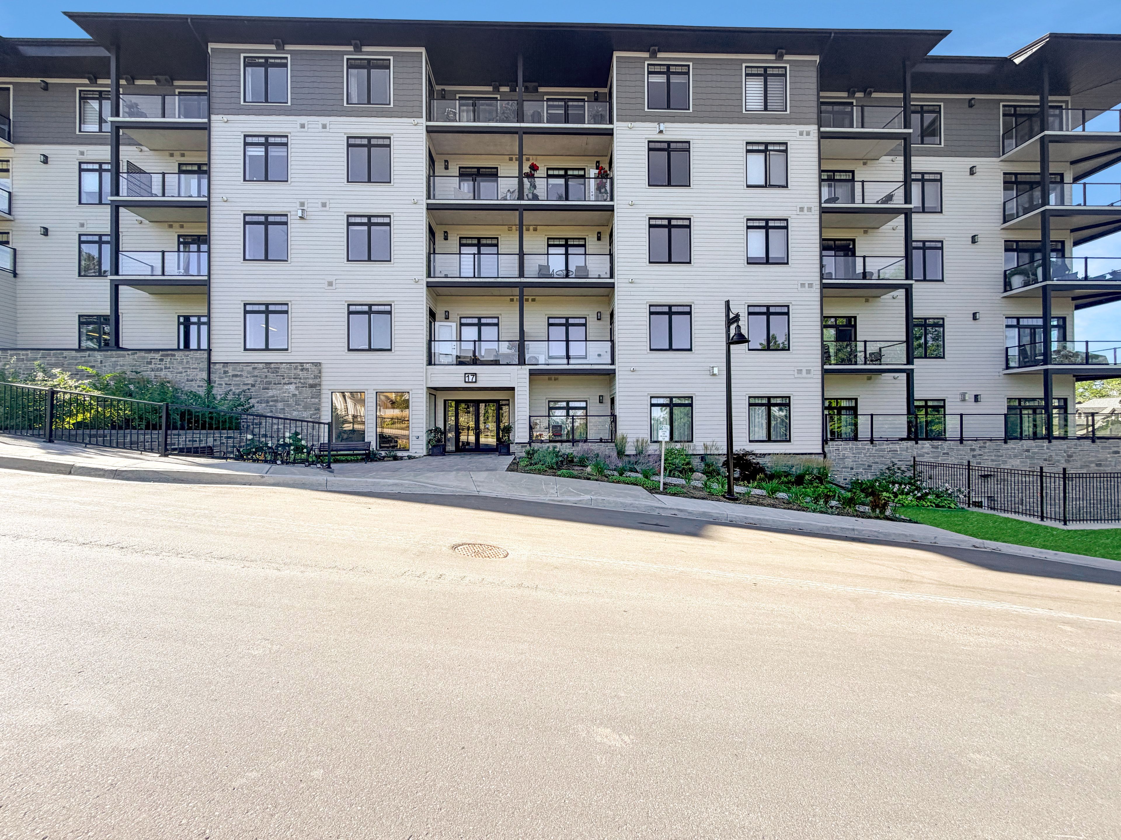 17 Cleave Avenue 201, Prince Edward County, On K0k 2t0