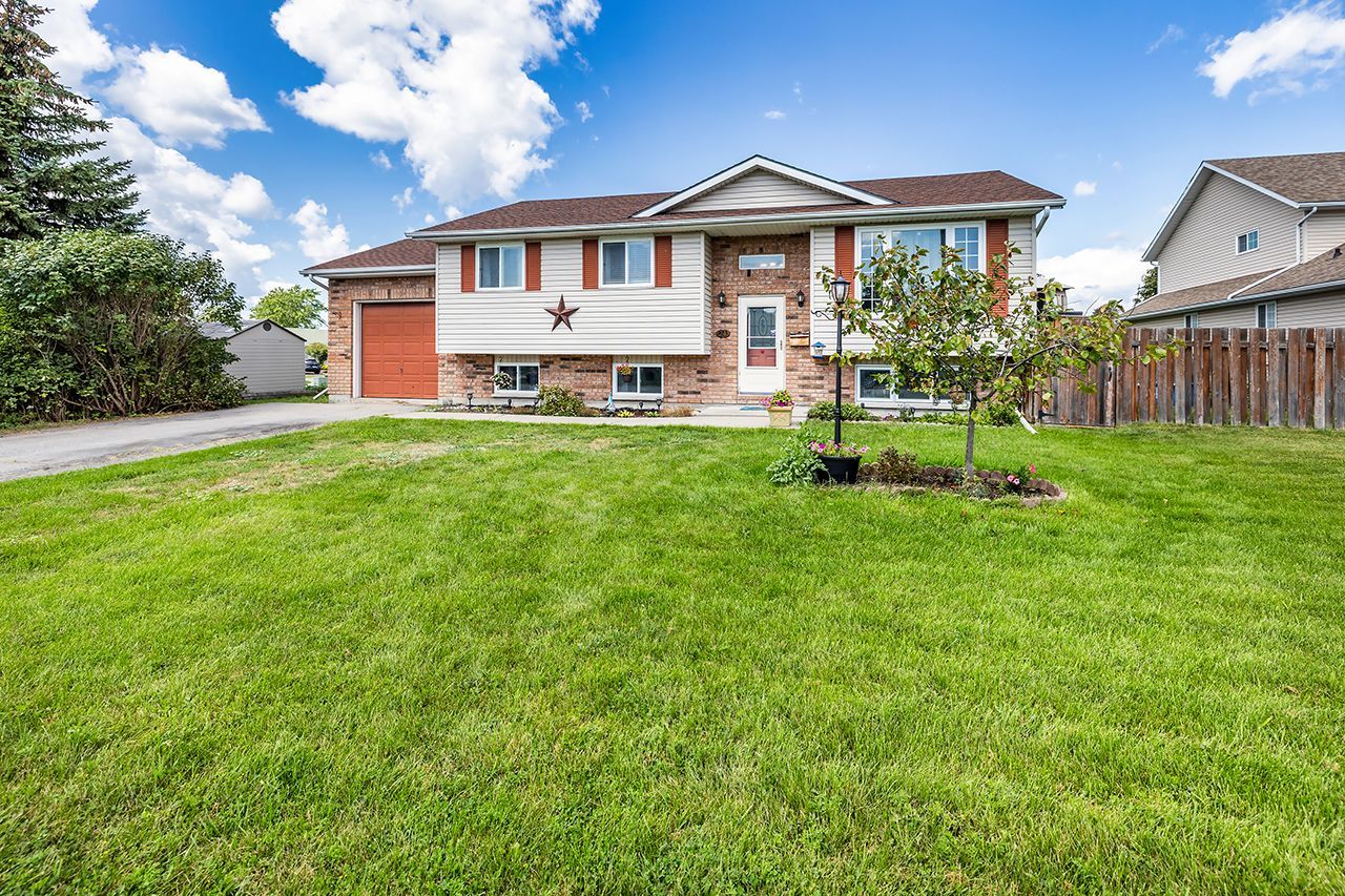 24 Glenn Drive, Quinte West, On K8v 6e3