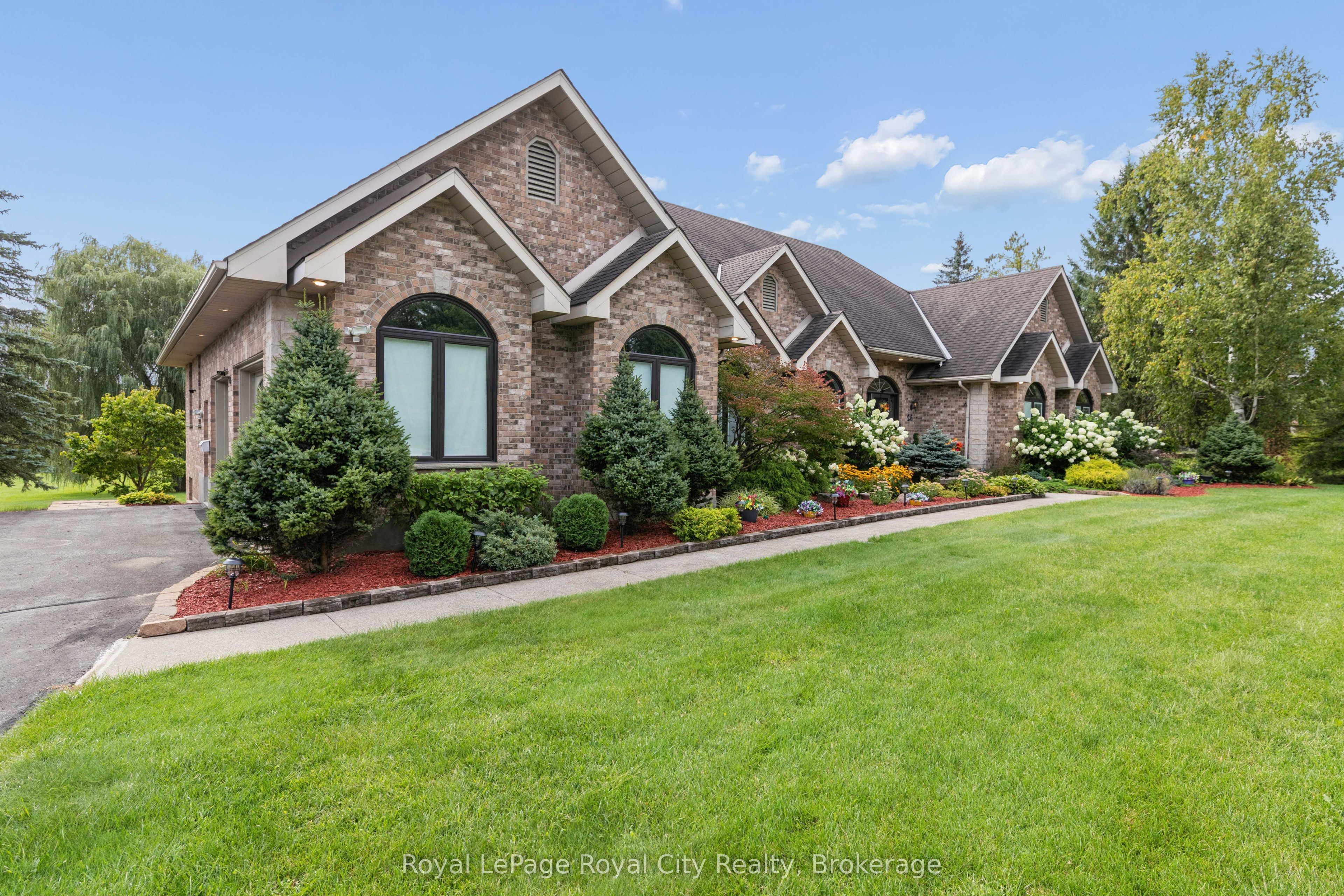 26 Bridle Path, Puslinch, On N0b 2j0