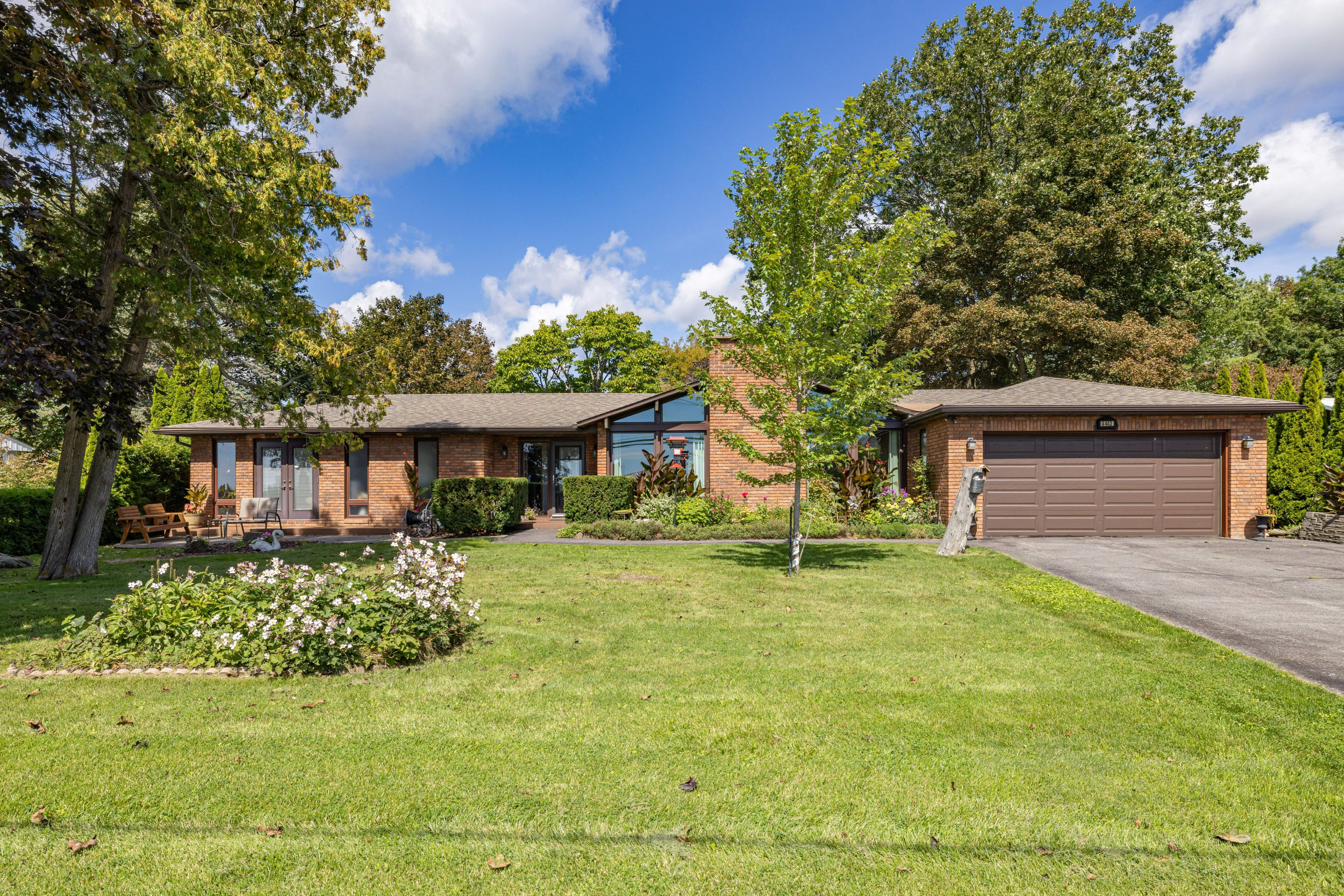 4443 Bath Road, Loyalist, On K7n 1a1