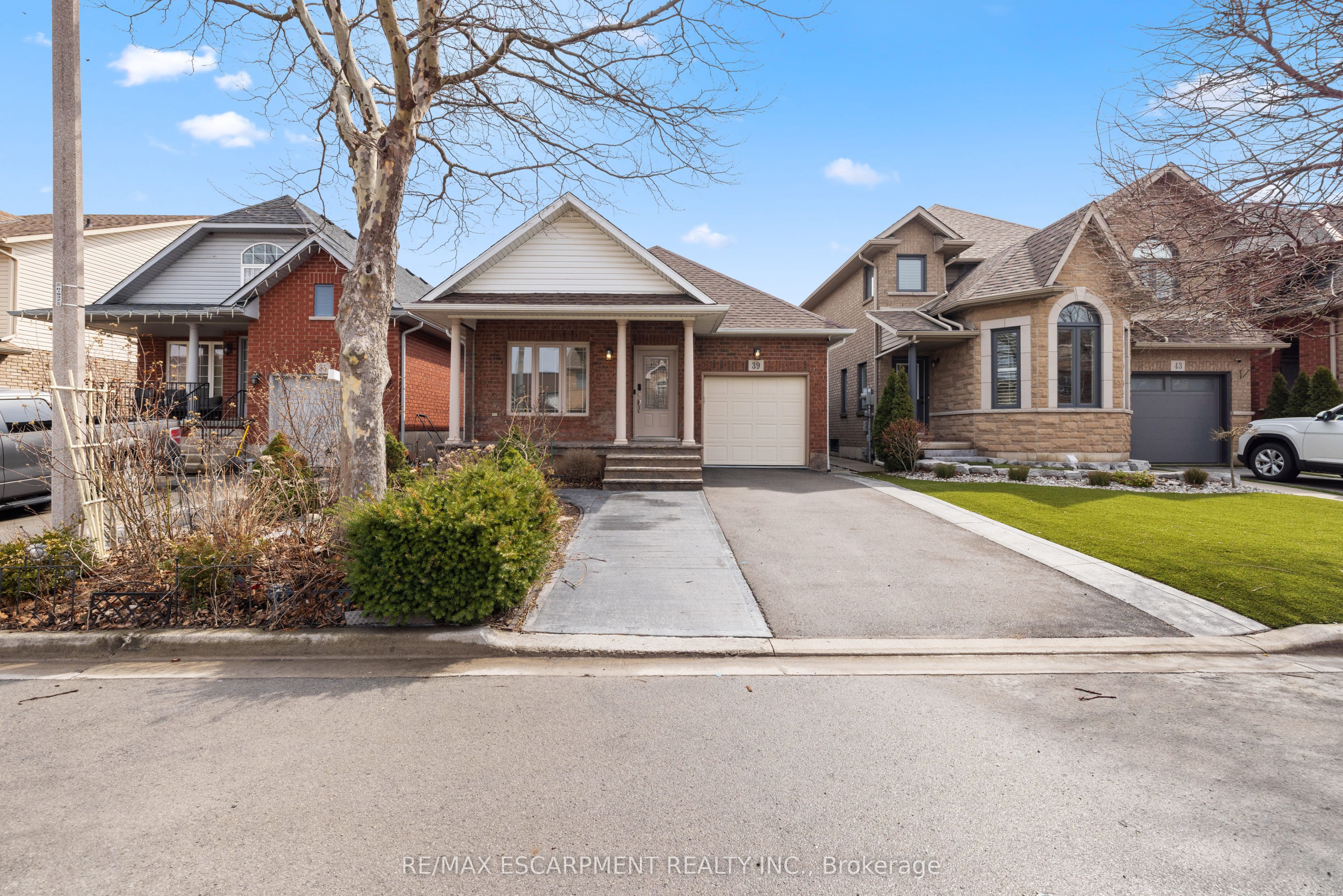 39 Mckibbon Avenue, Hamilton, On L0r 1p0