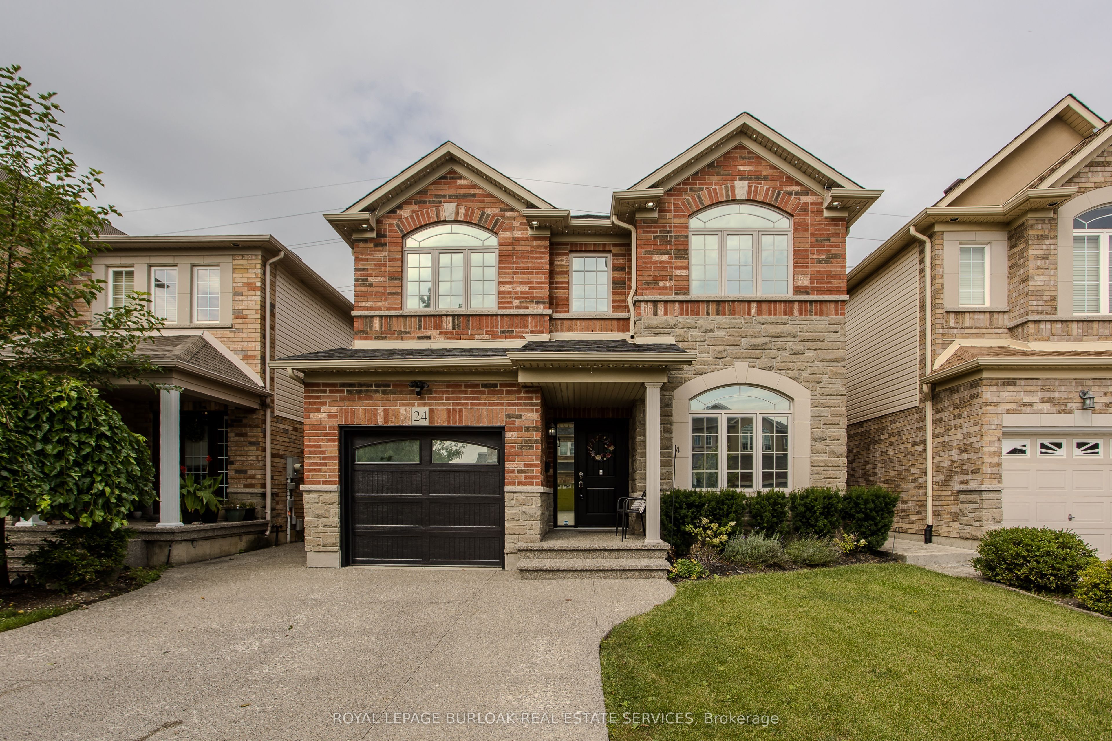 24 Newcastle Court, Hamilton, On L8v 0a6