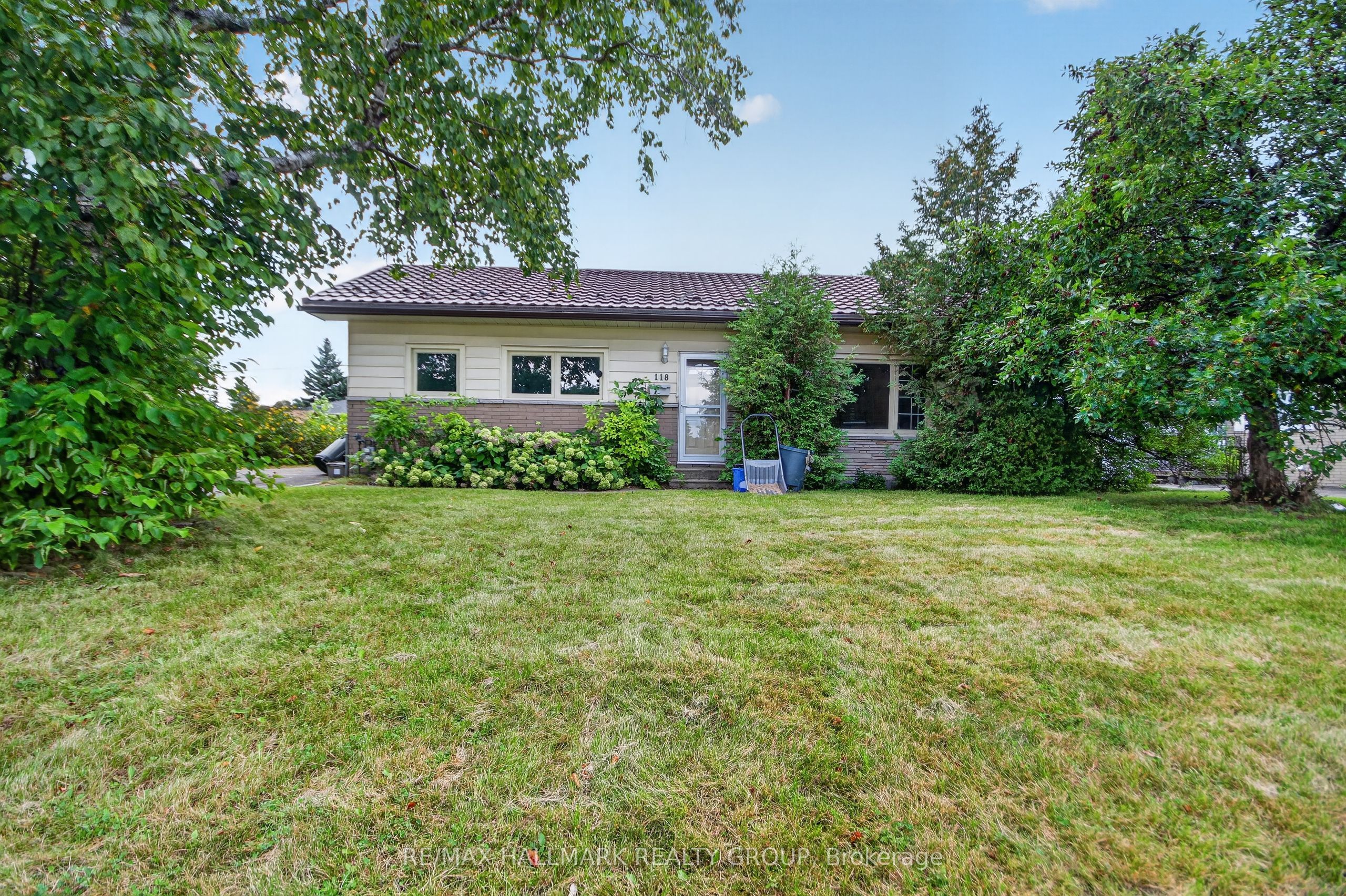 118 Knoxdale Road, South Of Baseline To Knoxdale, On K2g 1a7