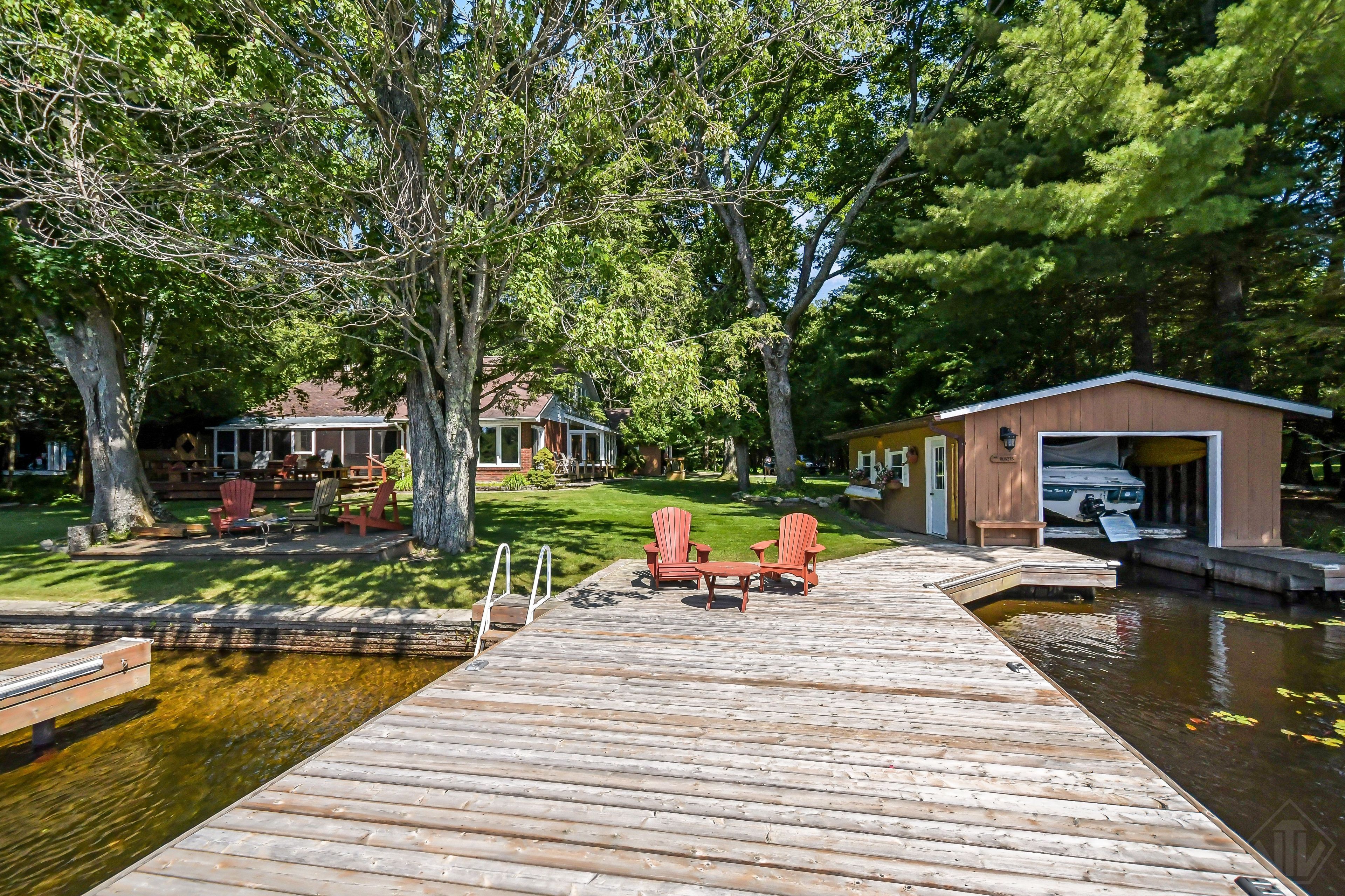 1019 Maplewood Road W, Bracebridge, On P1l 1w8