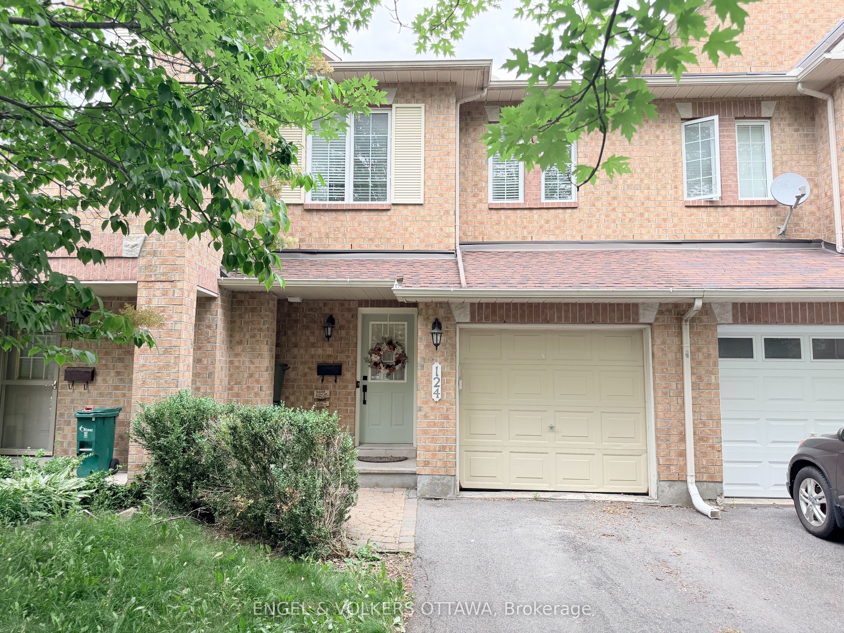 124 Landover Crescent, Kanata, On K2m 2w2